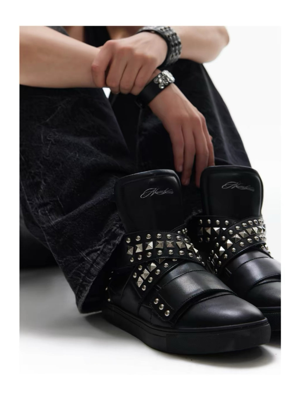 HIGH-TOP STUDDED SNEAKERS