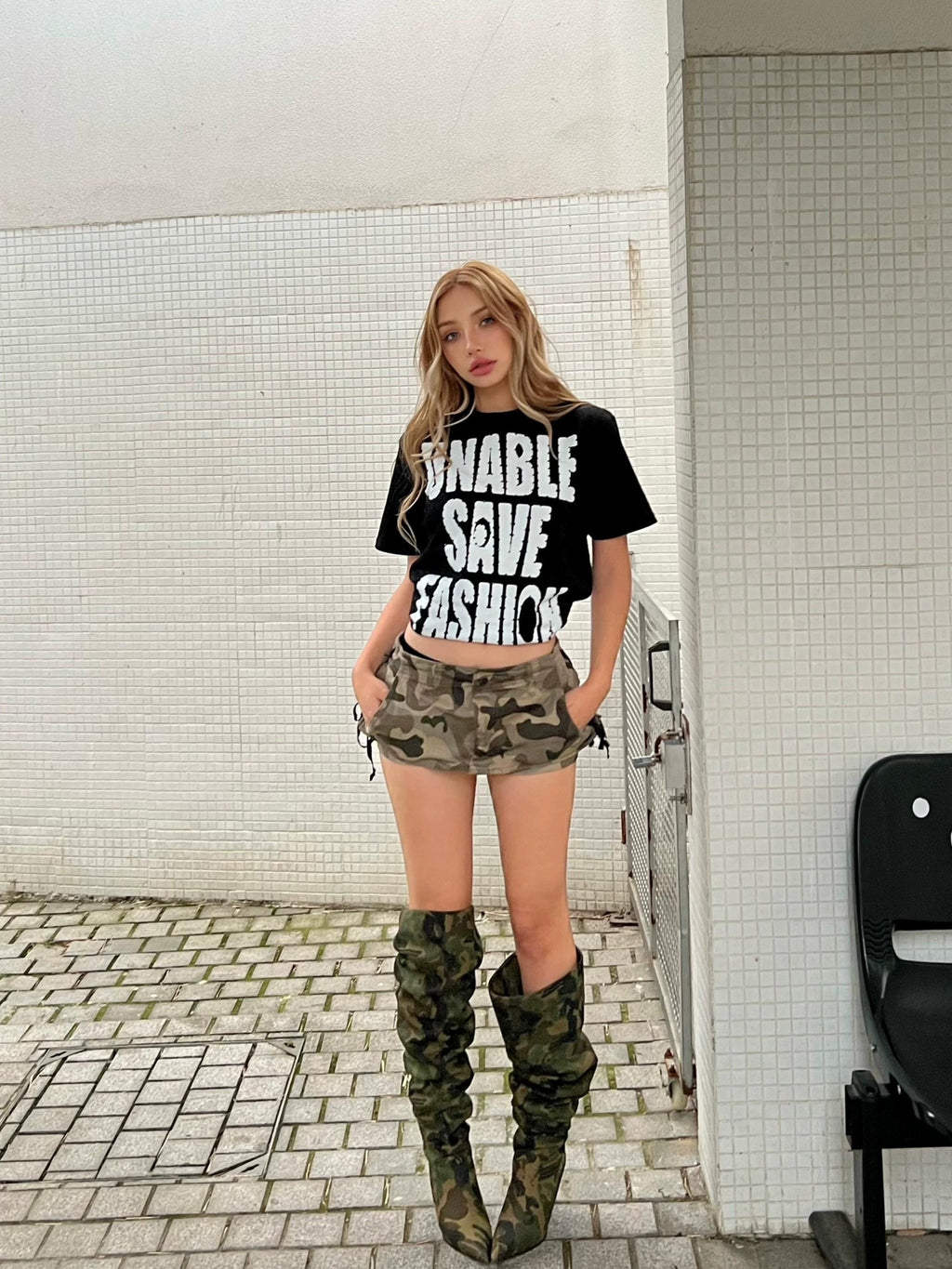 FASHION SLOGAN TEE