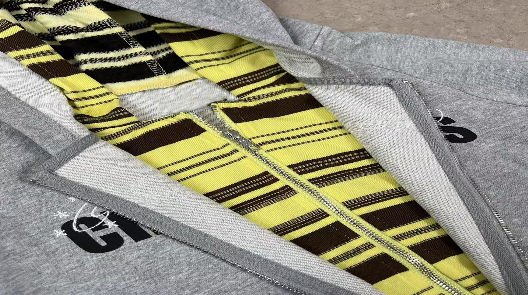 REBEL ZIP HOODIE