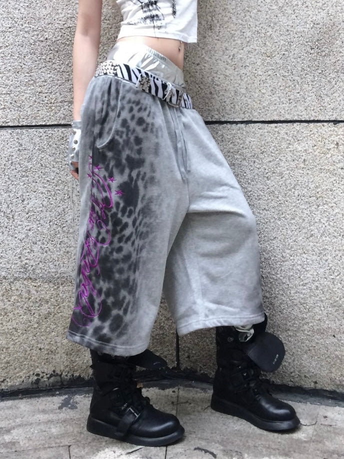 LEOPARD STAR SHORTS