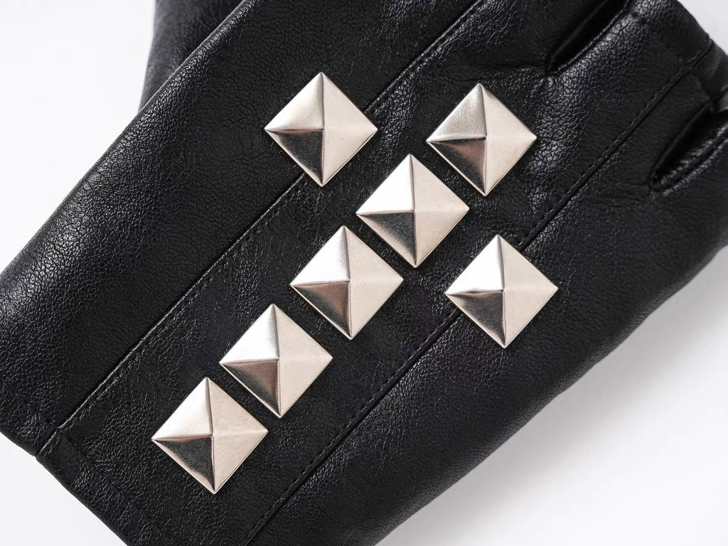 STUDDED FINGERLESS GLOVES