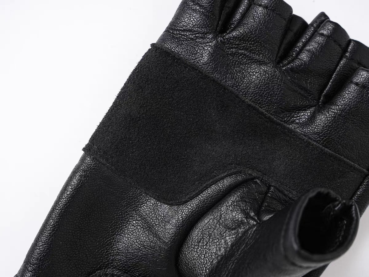STUDDED FINGERLESS GLOVES