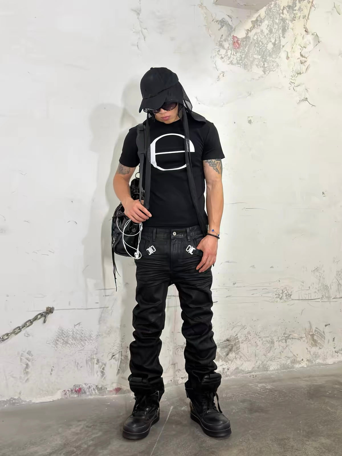 BUCKLE RUCHED COATED PANTS