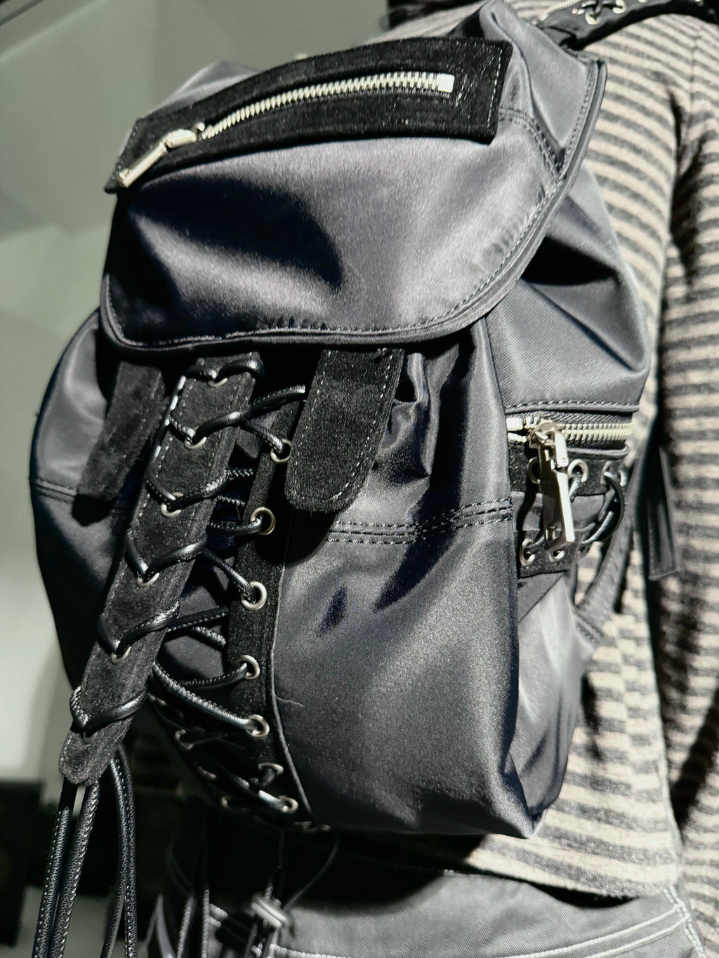 UTILITY NYLON SHOULDER BAG