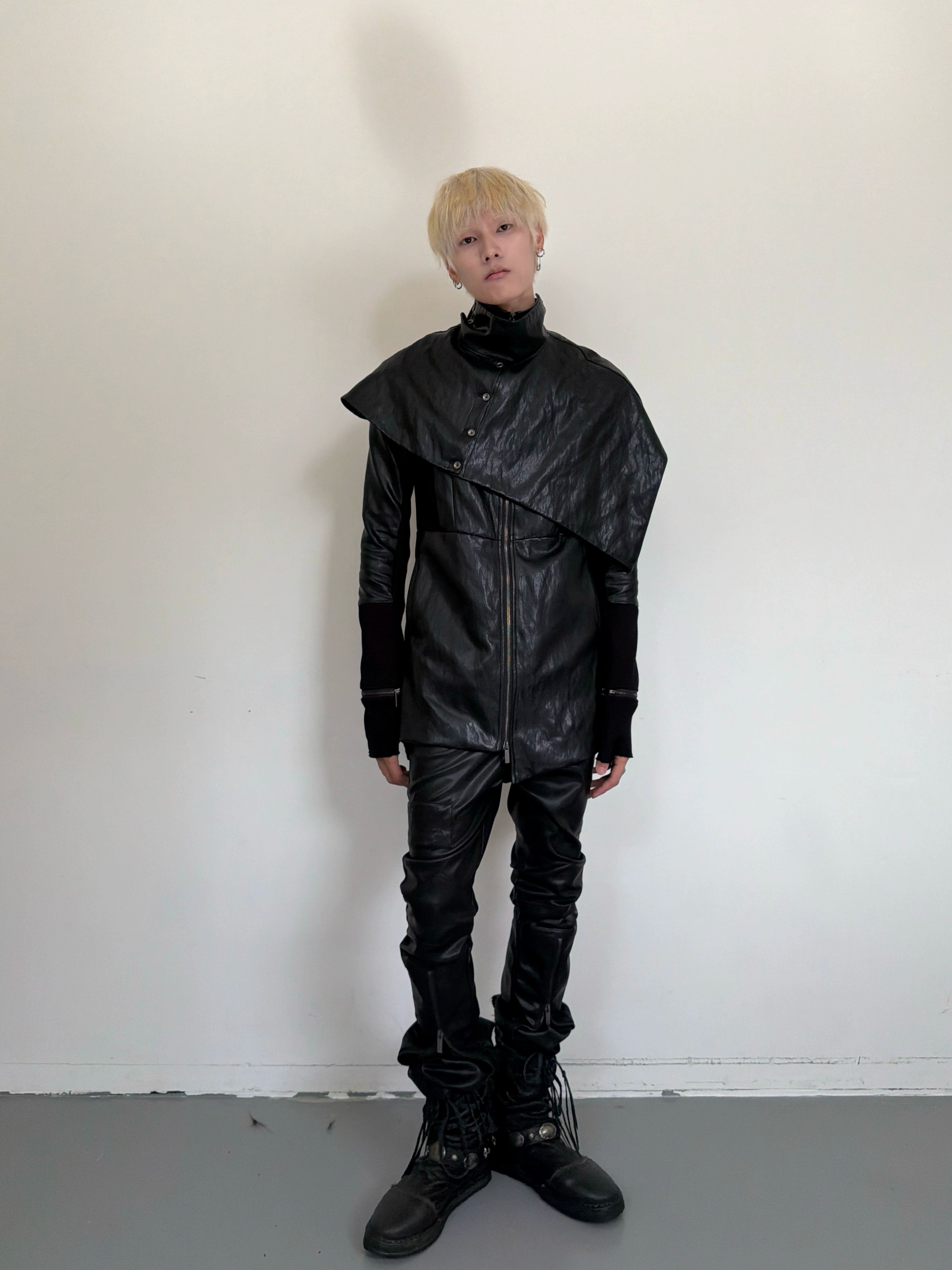 REMOVABLE COLLAR LEATHER JACKET