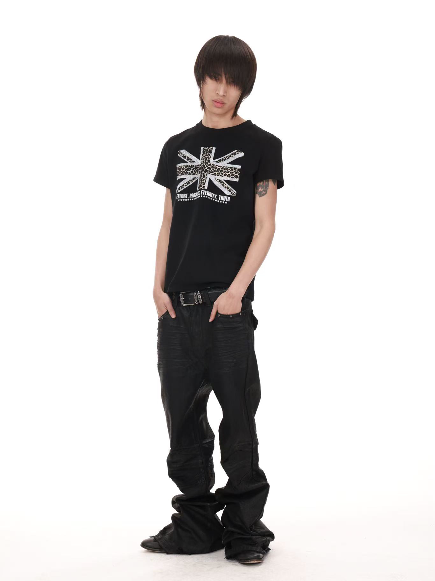 LEOPARD FLAG GRAPHIC T-SHIRT