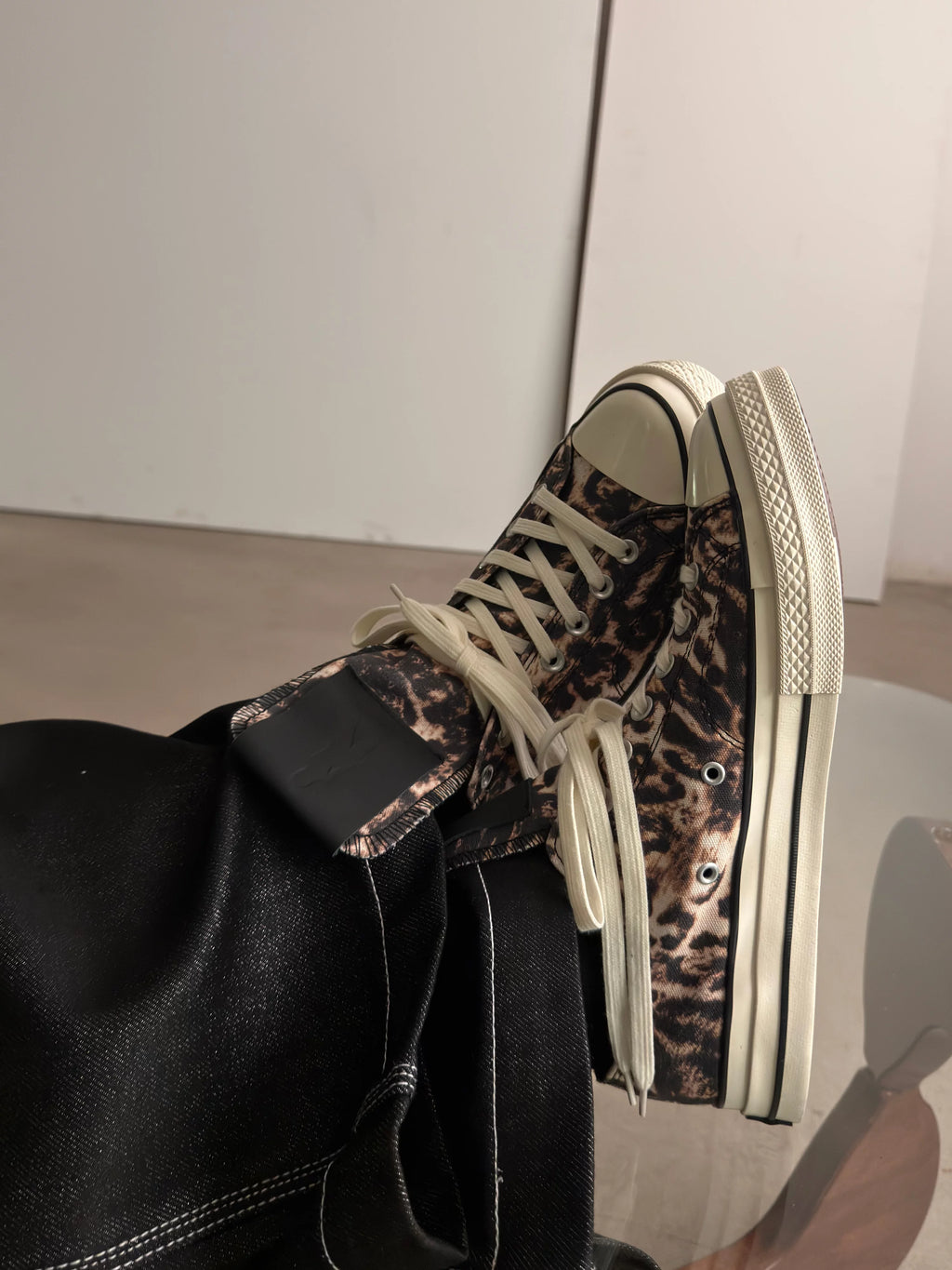 LEOPARD PRINT CANVAS SHOES