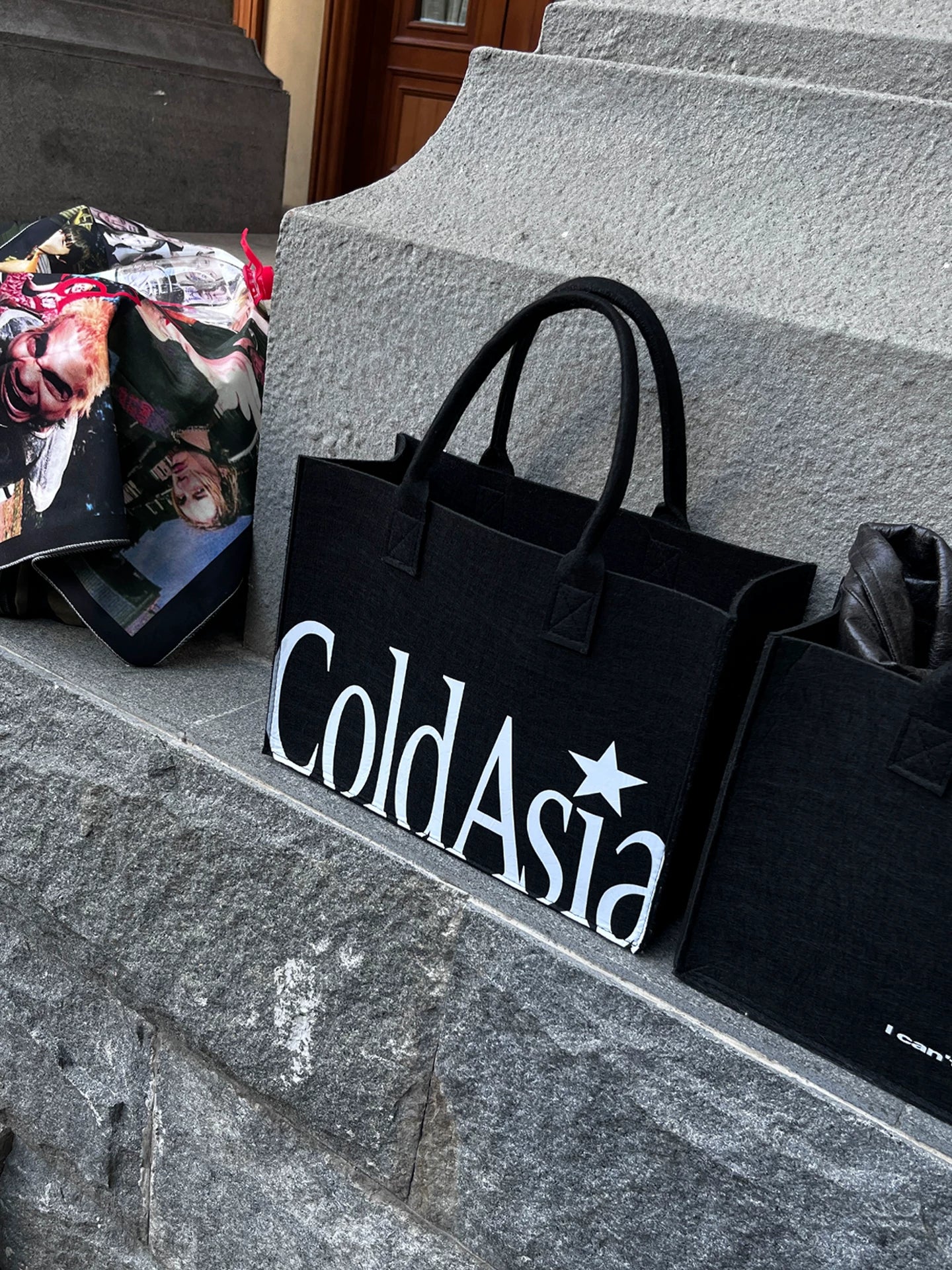LARGE CAPACITY FELT TOTE BAG