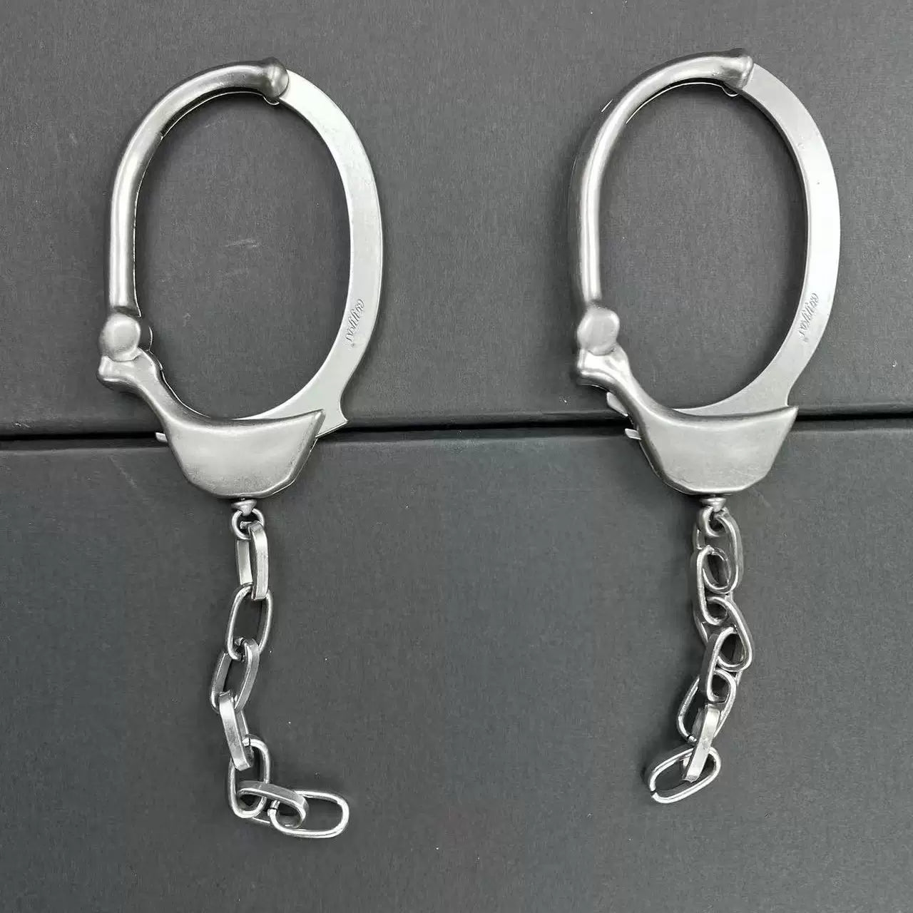 HANDCUFF CHAIN