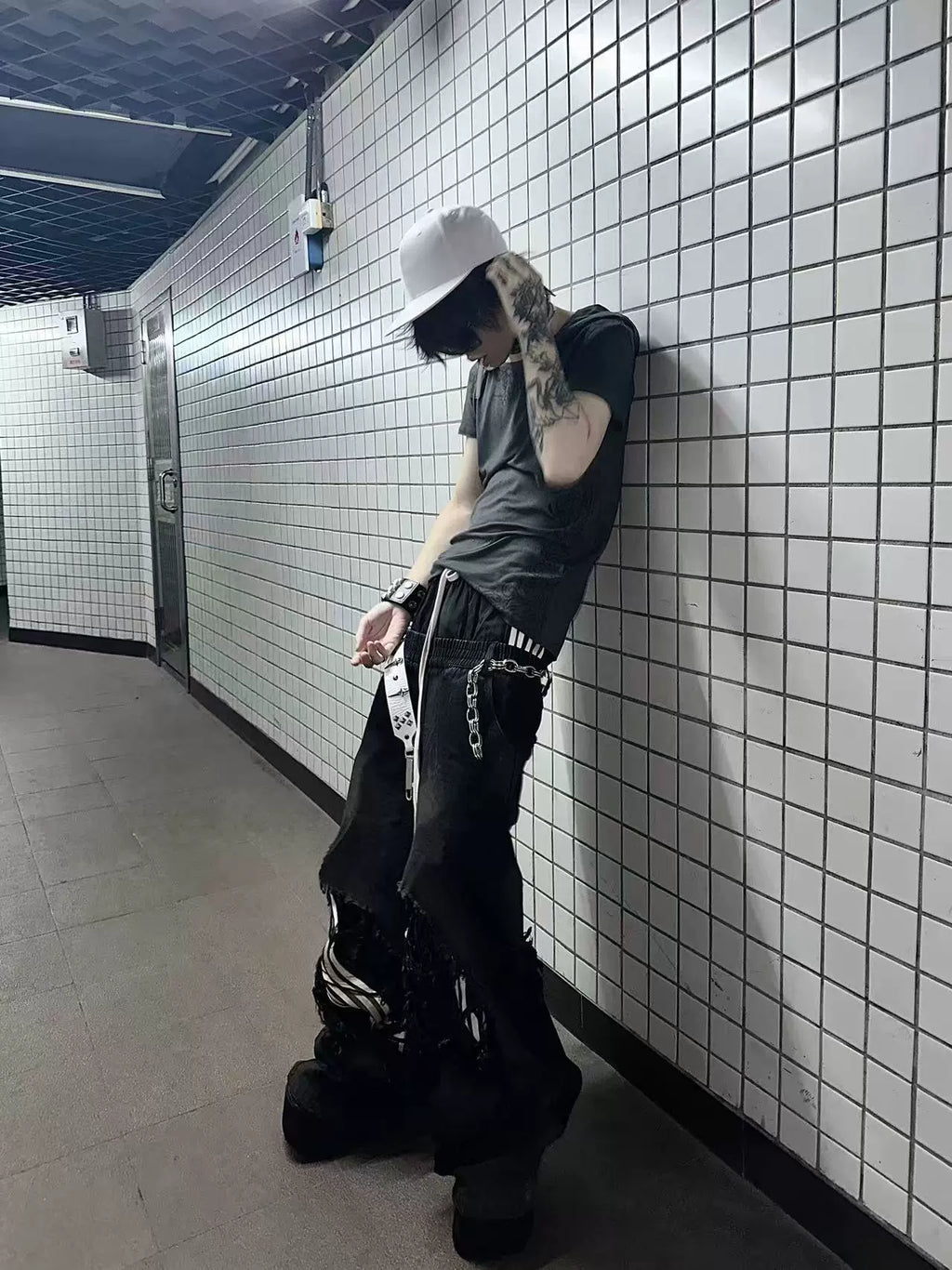 DOUBLE VOID DISTRESSED PANTS