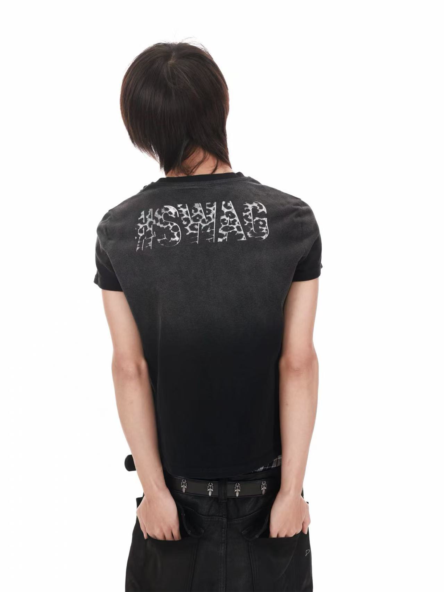 DISTRESSED GRAPHIC TEE