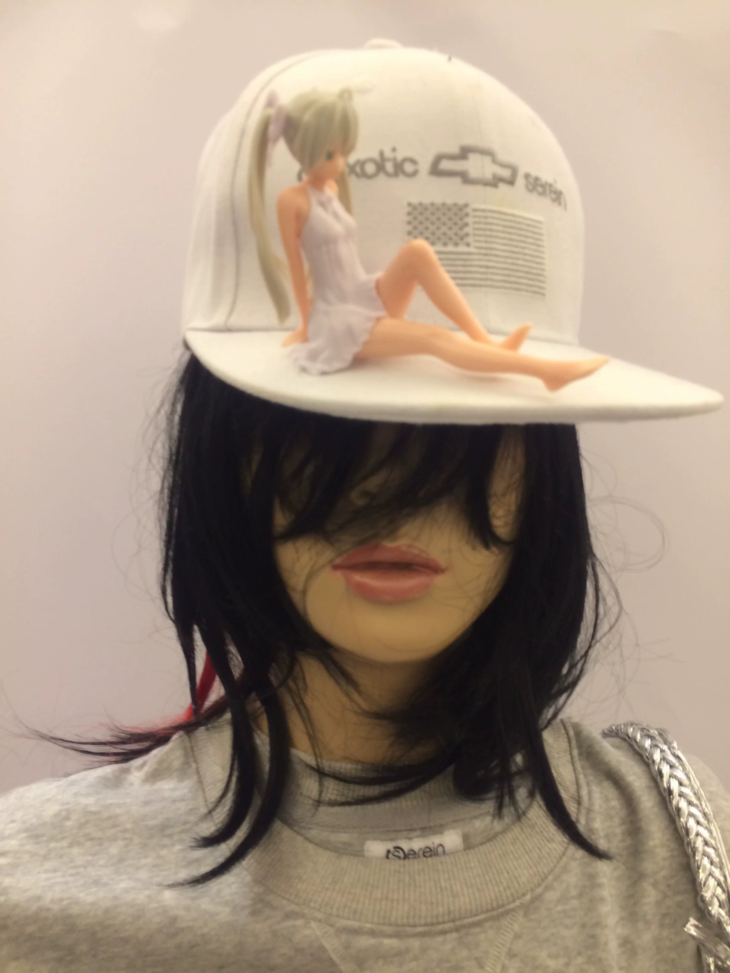 EMBROIDERED BASEBALL CAP