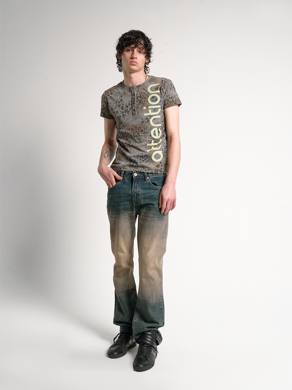BROWN SAND LEOPARD PRINT T-SHIRT