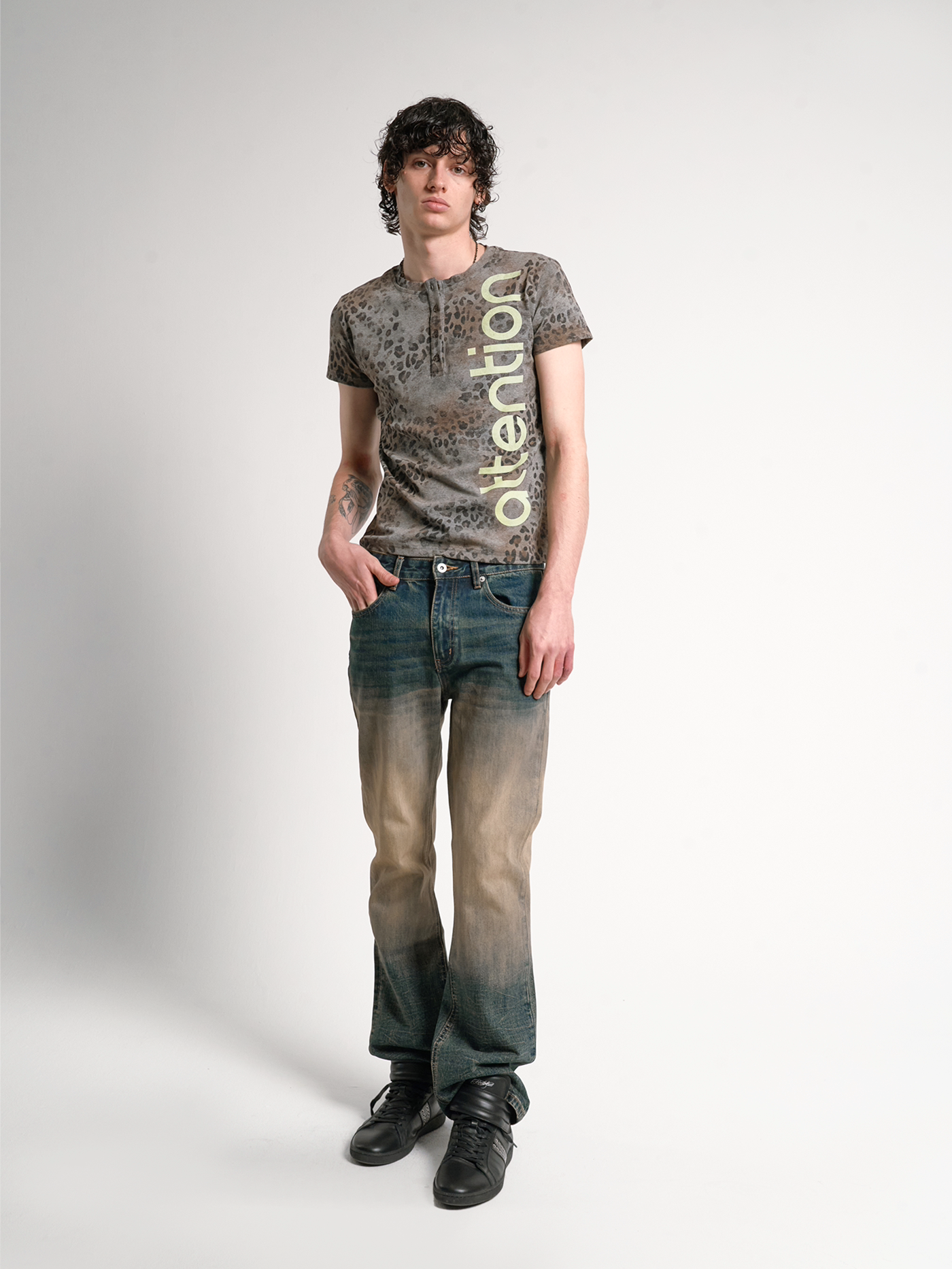 BROWN SAND LEOPARD PRINT T-SHIRT