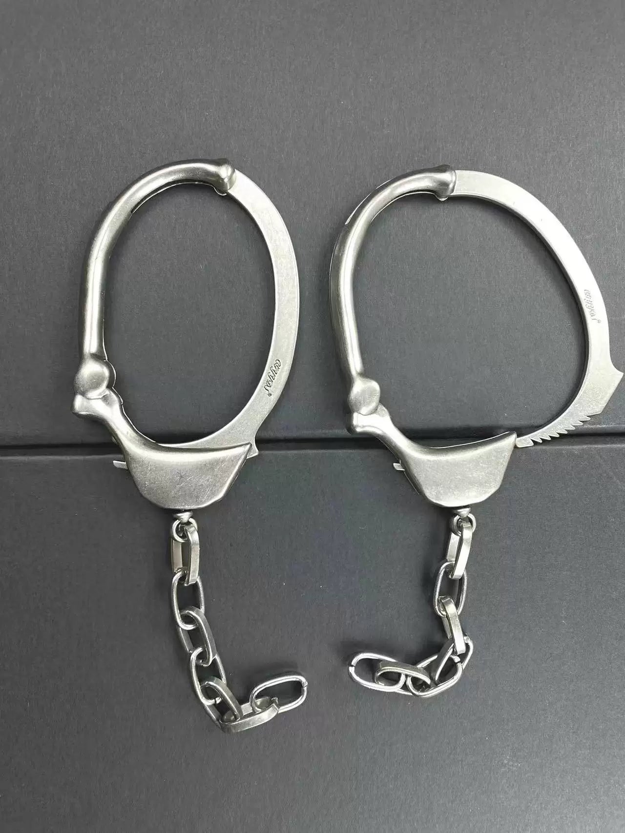 HANDCUFF CHAIN