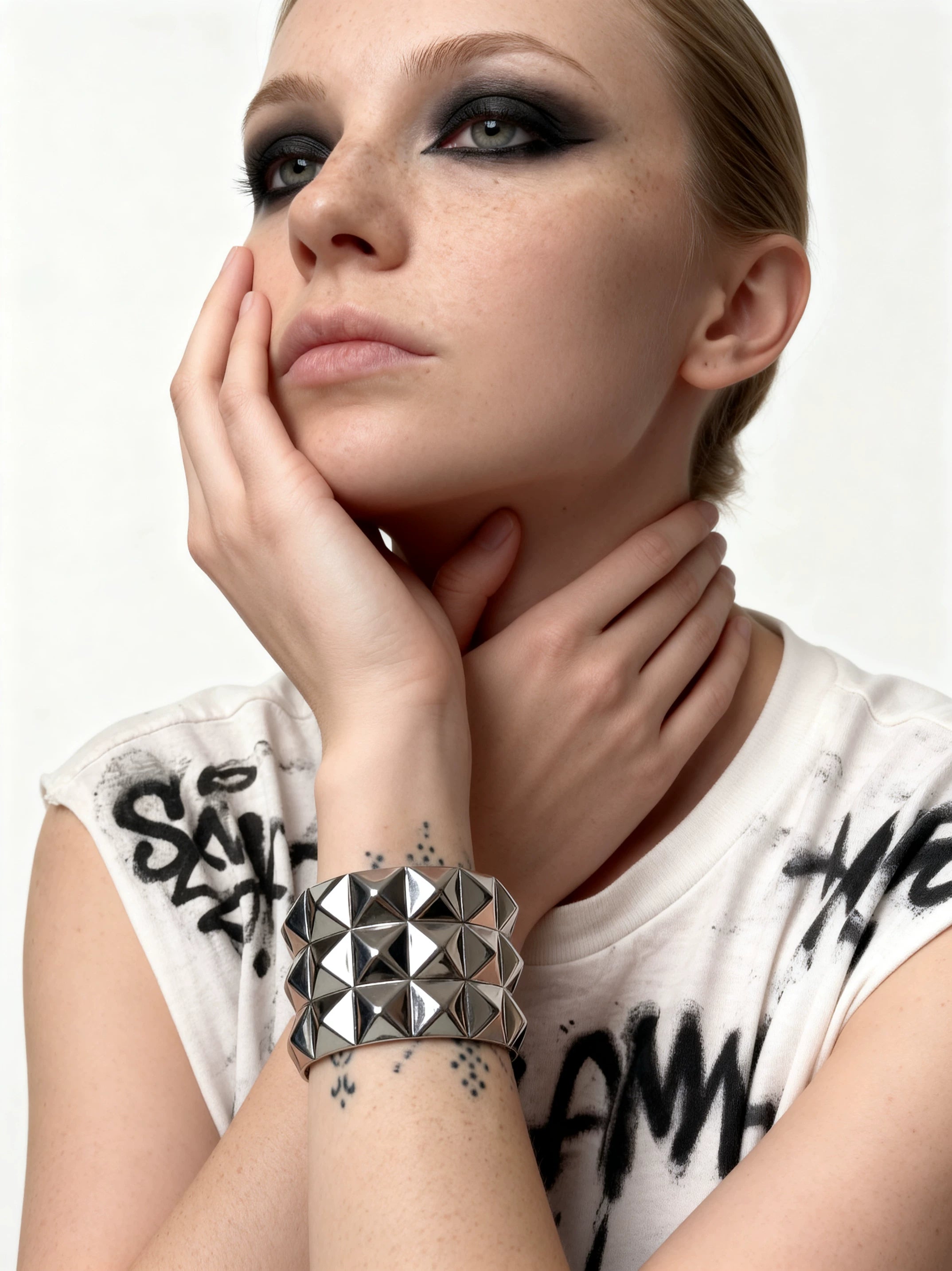 SPIKE ARMOR CUFF