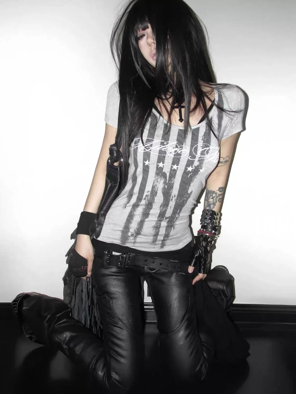 NUMBASIA FLAG GRAPHIC T-SHIRT