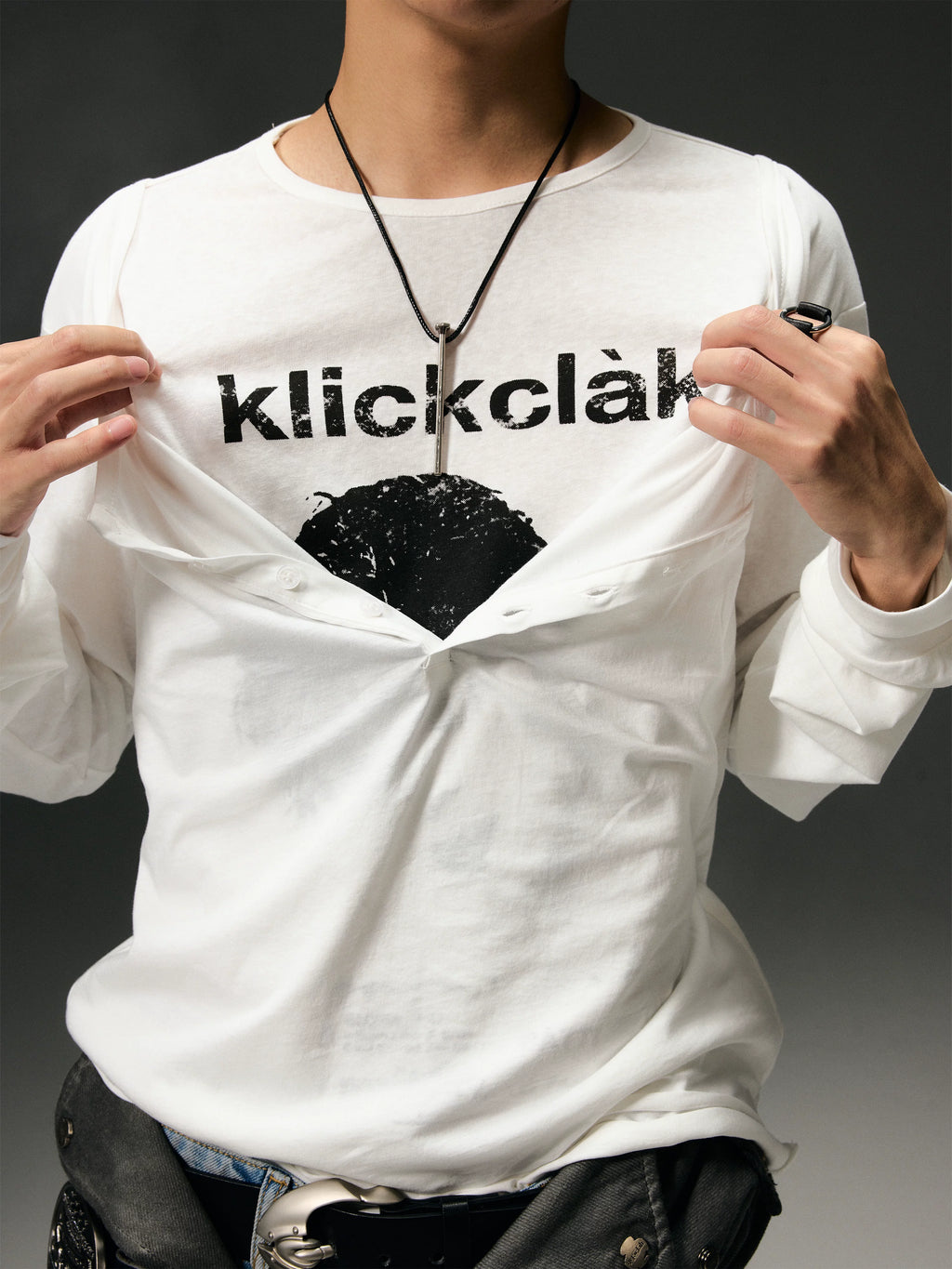 DOUBLE-LAYERED LONG SLEEVE T-SHIRT