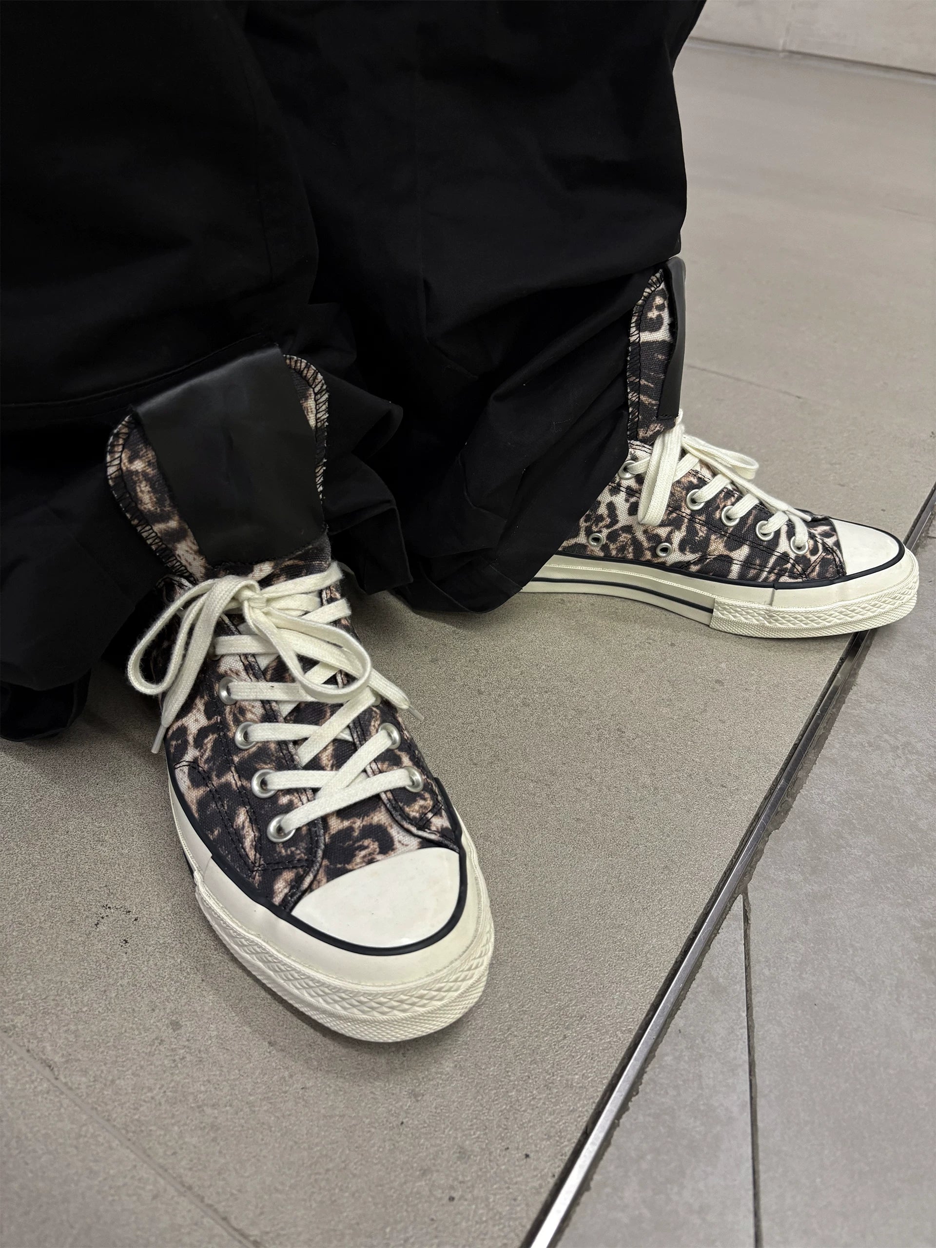 LEOPARD PRINT CANVAS SHOES