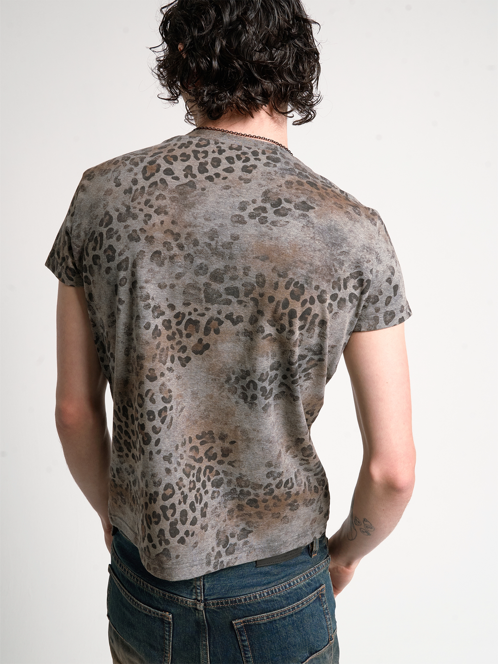 BROWN SAND LEOPARD PRINT T-SHIRT