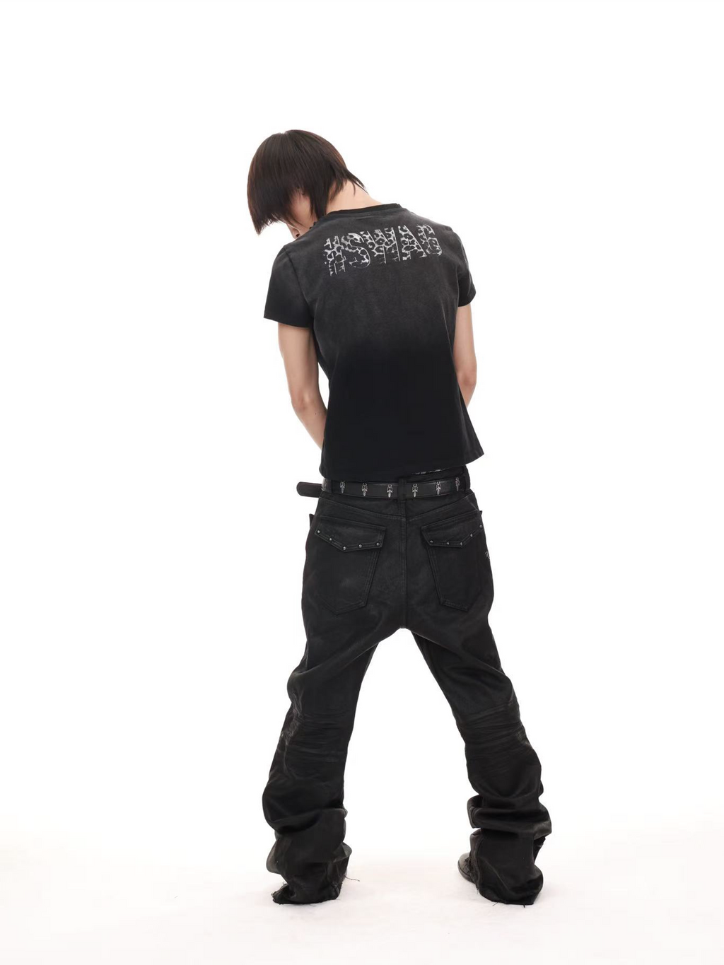 DISTRESSED GRAPHIC TEE