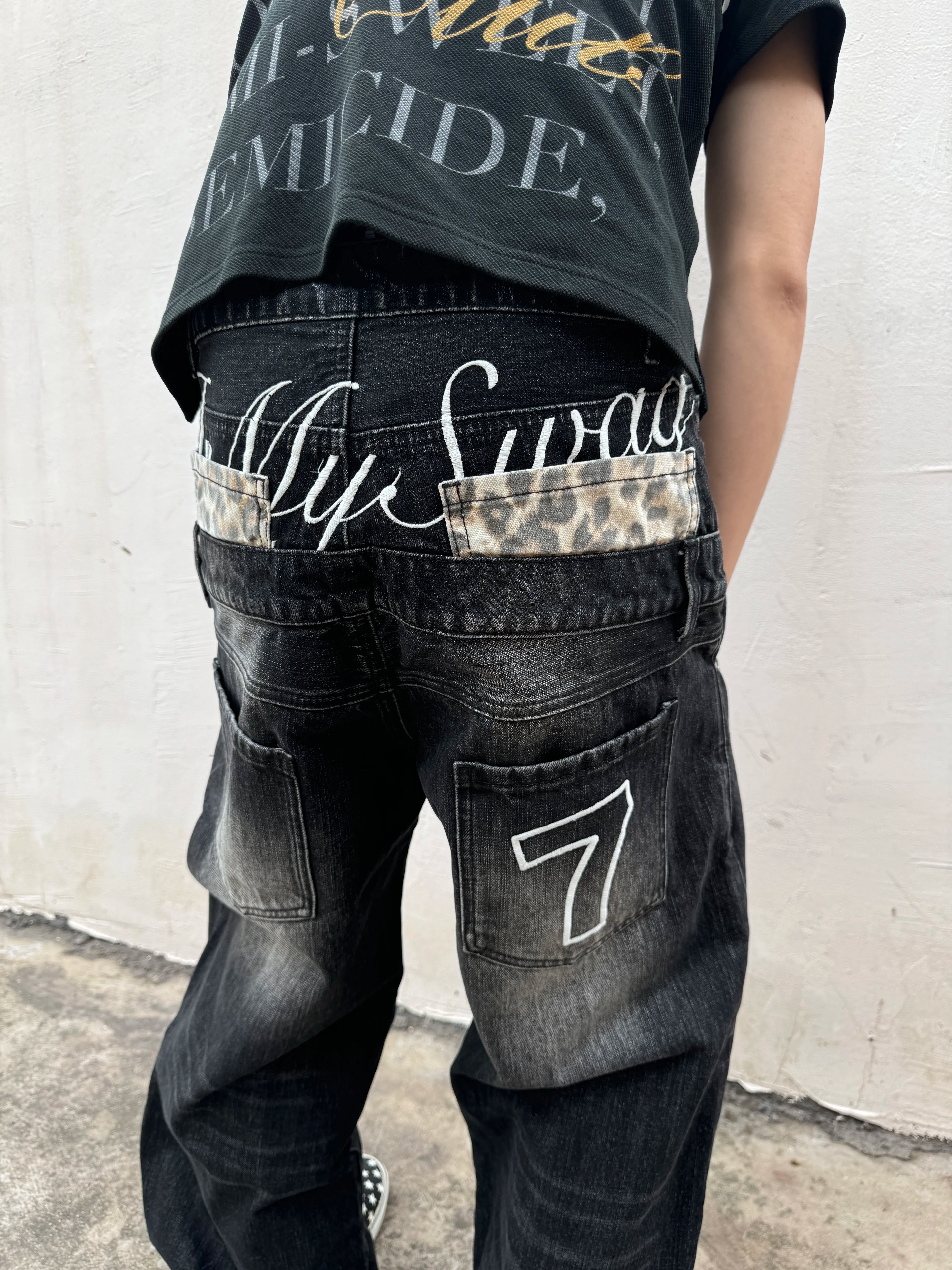 LEOPARD EMBELLISHED BAGGY JEANS