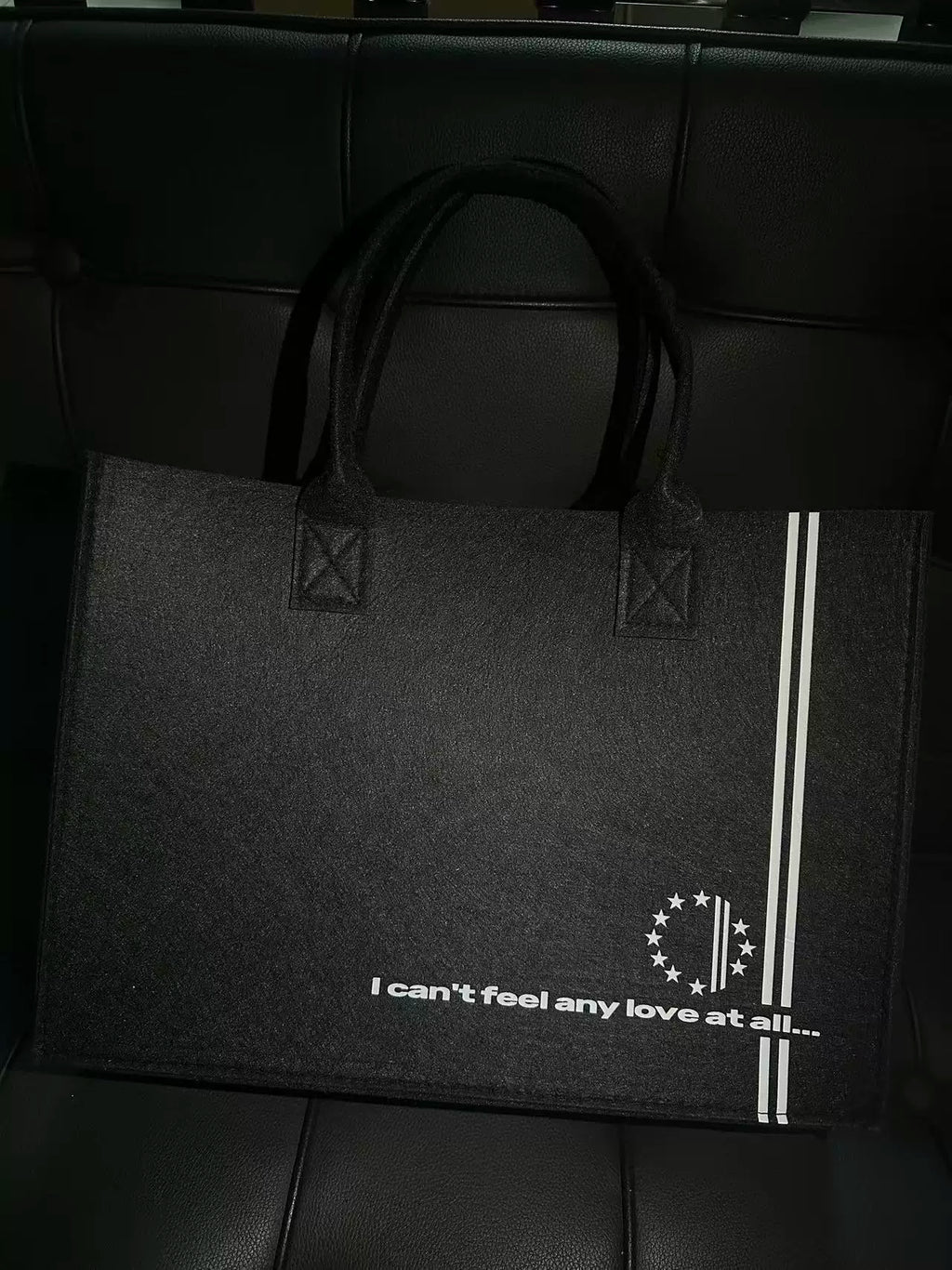 LARGE CAPACITY FELT TOTE BAG