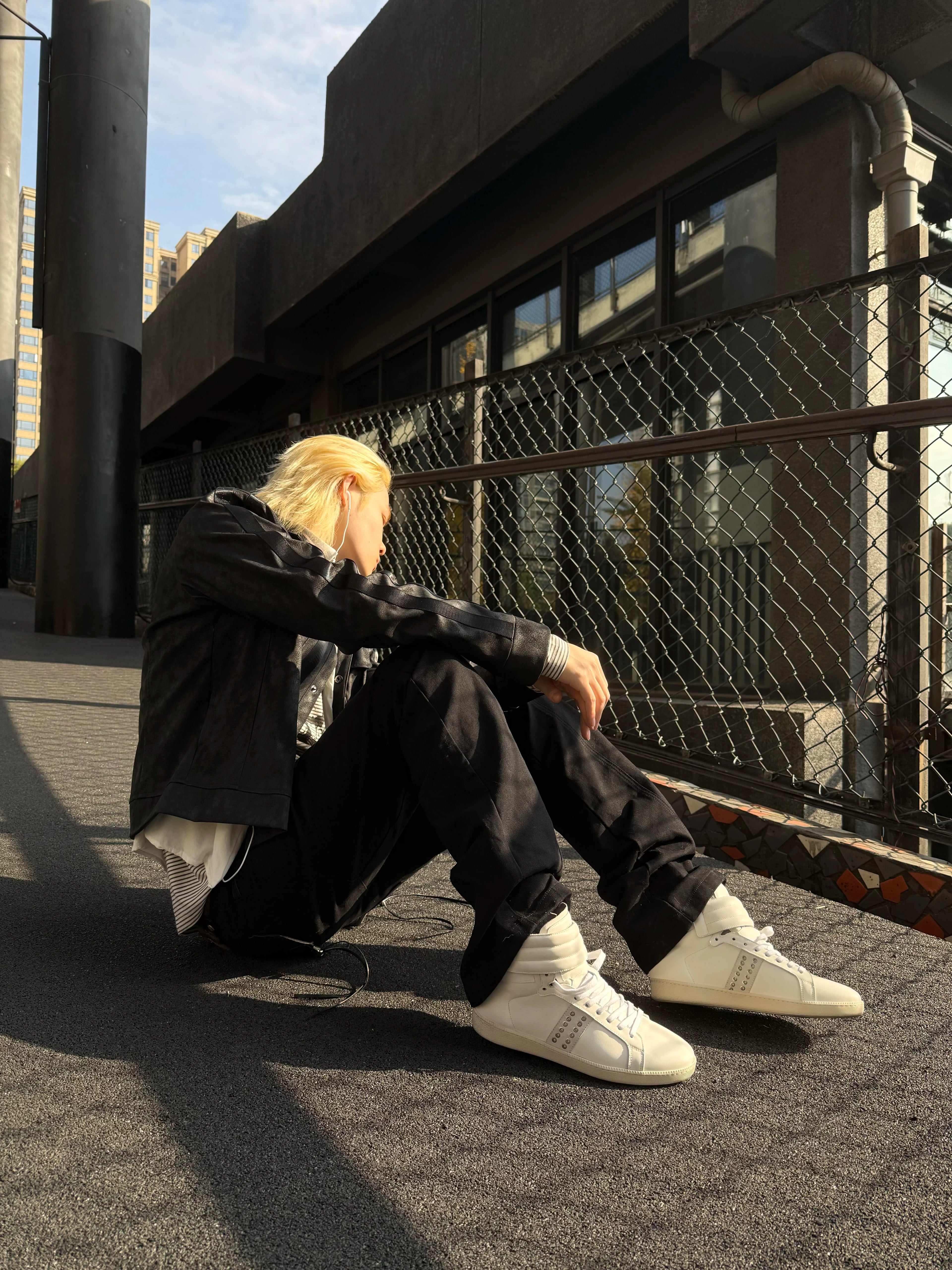 RIVET HIGH-TOP SNEAKERS