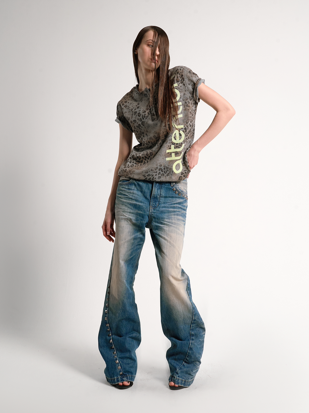 BROWN SAND LEOPARD PRINT T-SHIRT