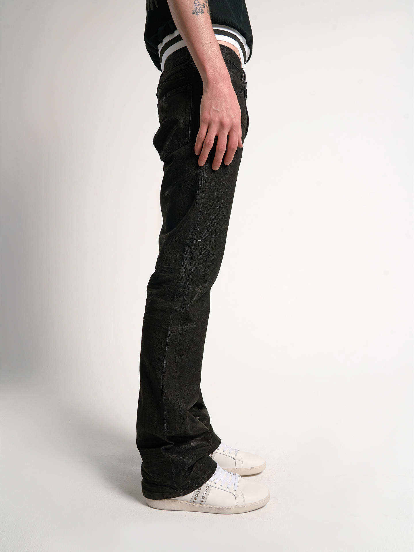 DISTRESSED WAXED JEANS
