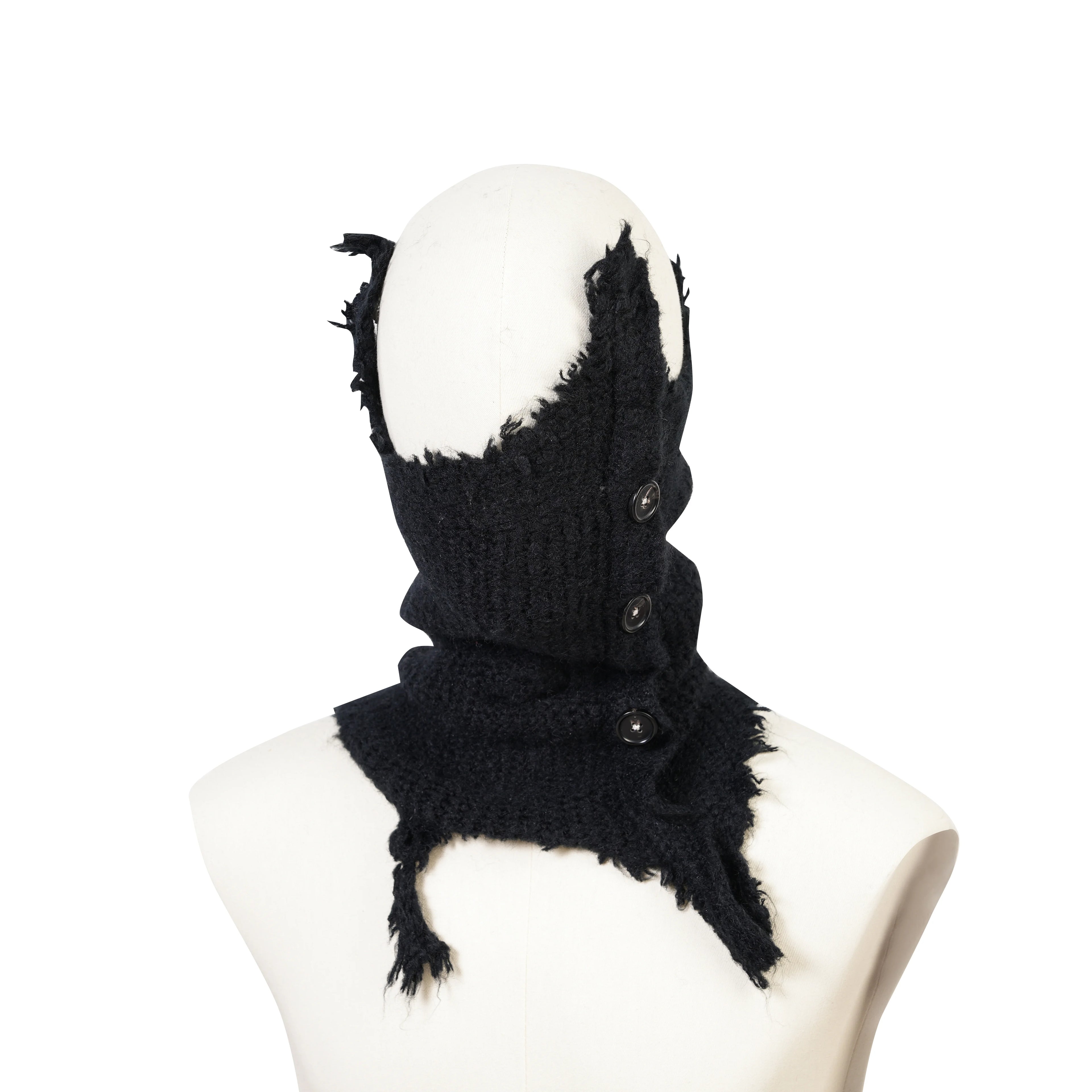 THICK KNITTED WOOL SCARF