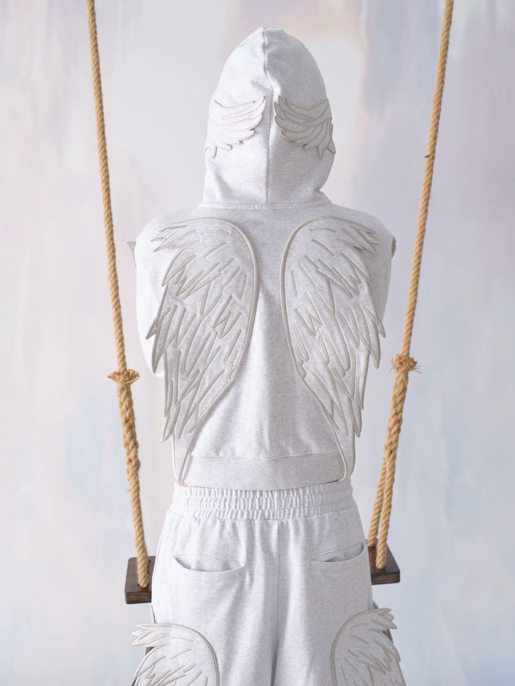 CROPPED PEARL HOODED SWEATSHIRT