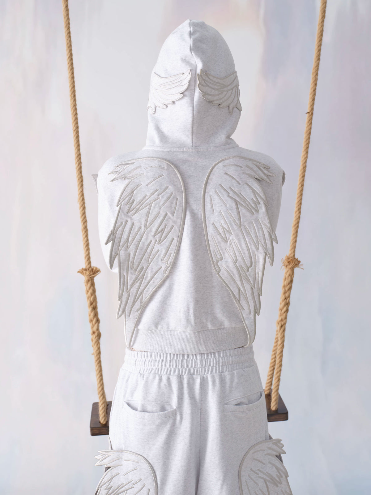 CROPPED PEARL HOODED SWEATSHIRT