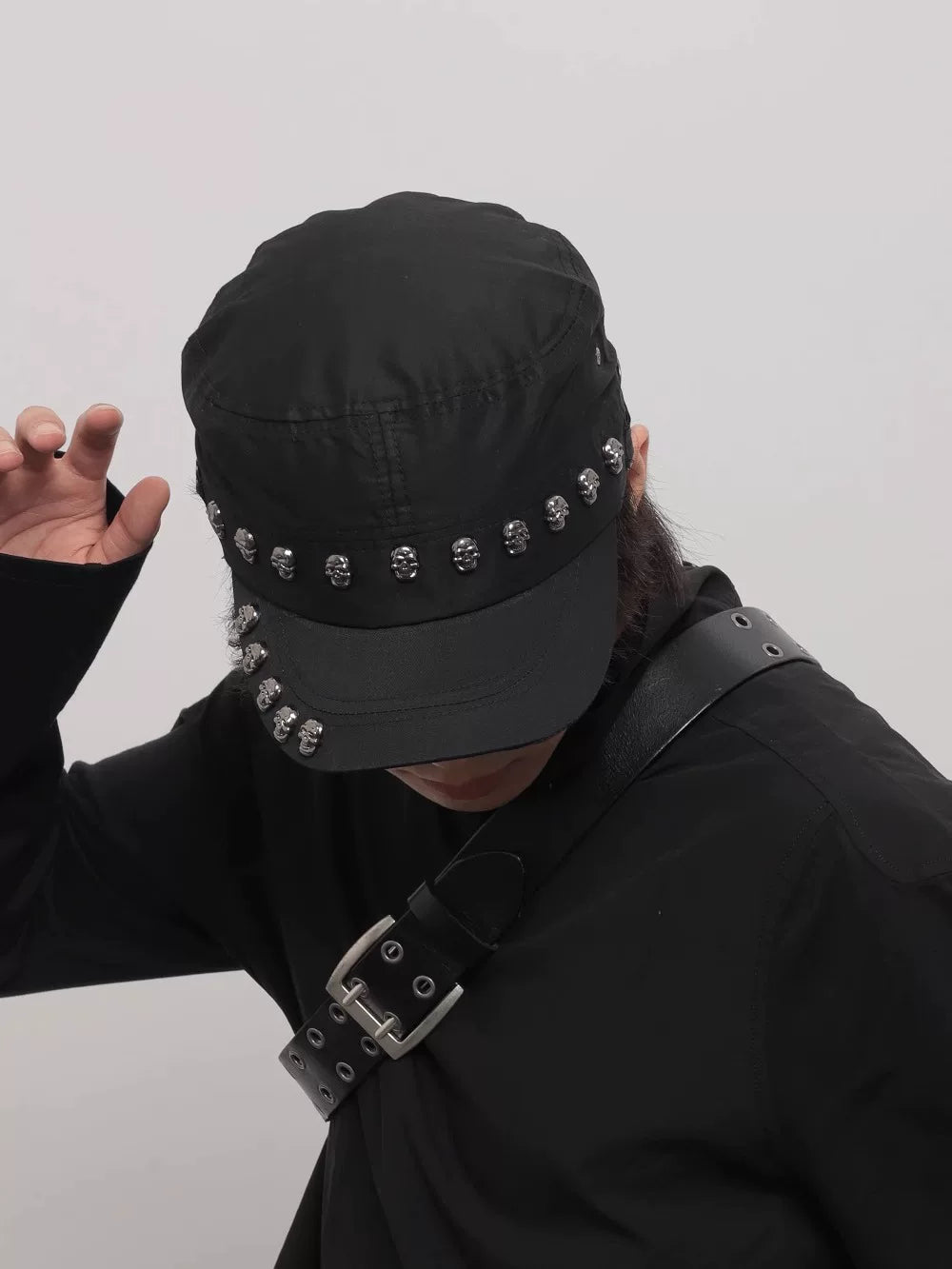 Y2K SKULL RIVET FLAT CAP