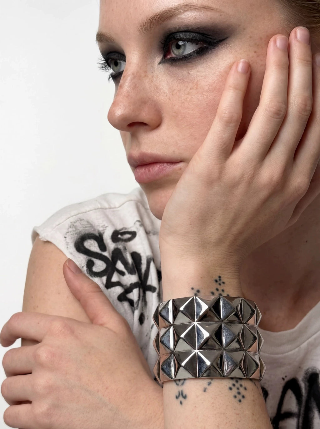 SPIKE ARMOR CUFF