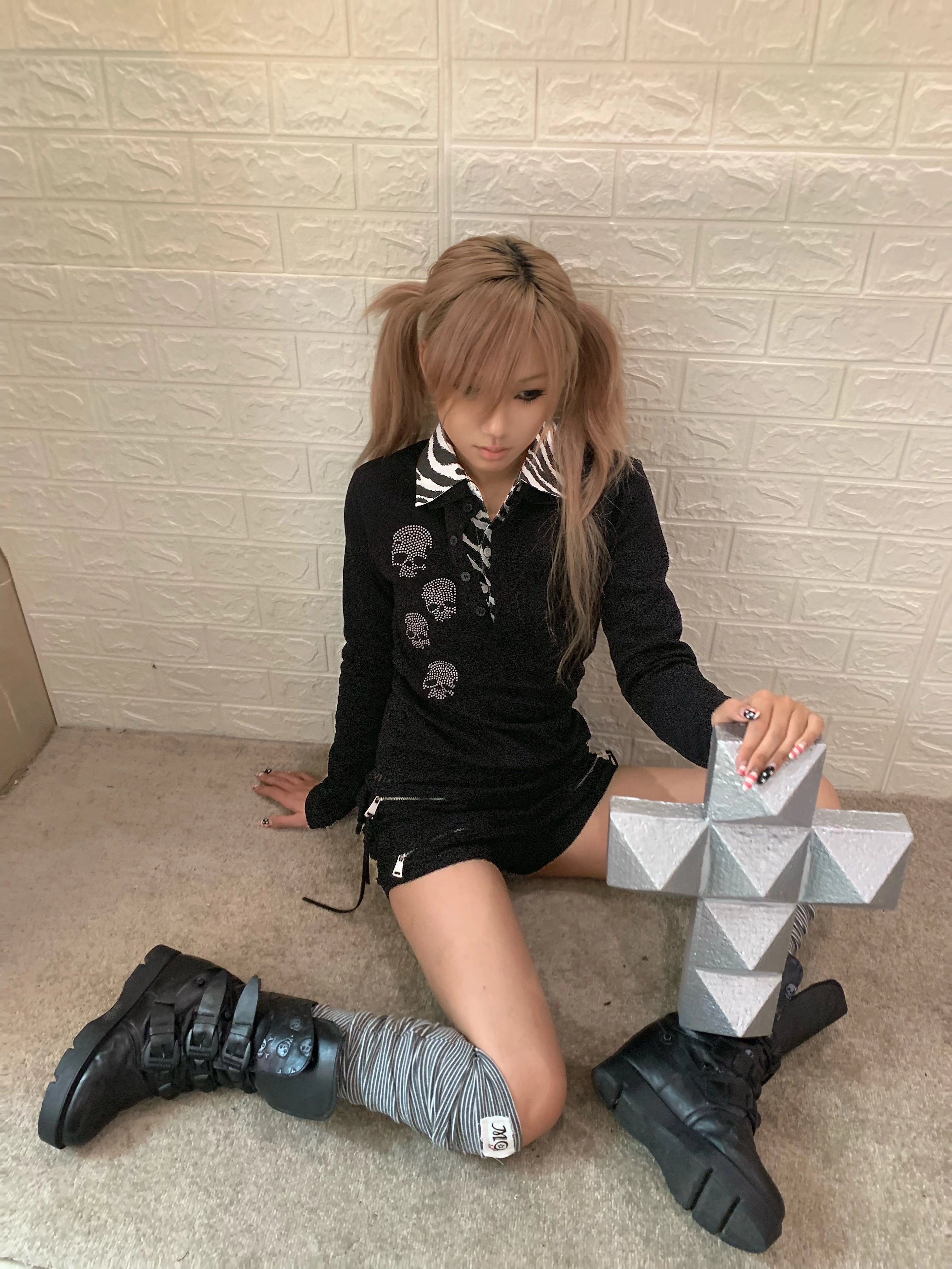 SKULL STRIPE SWEATER