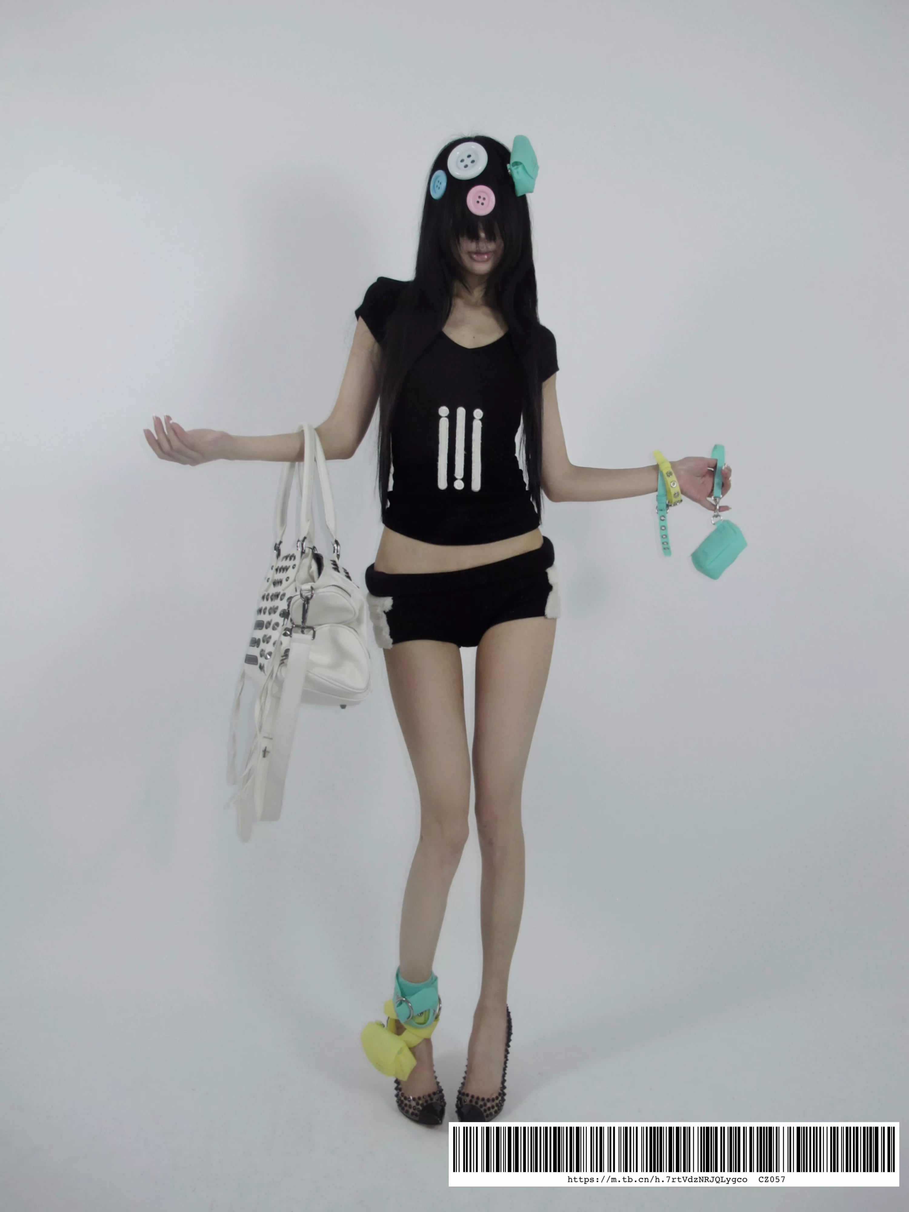 3D LOGO STRETCH V-NECK TEE