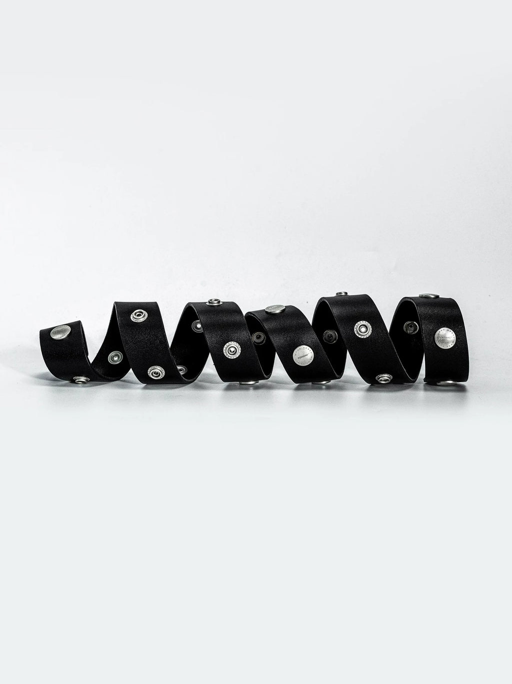 STUDDED BUCKLE LEATHER BELT