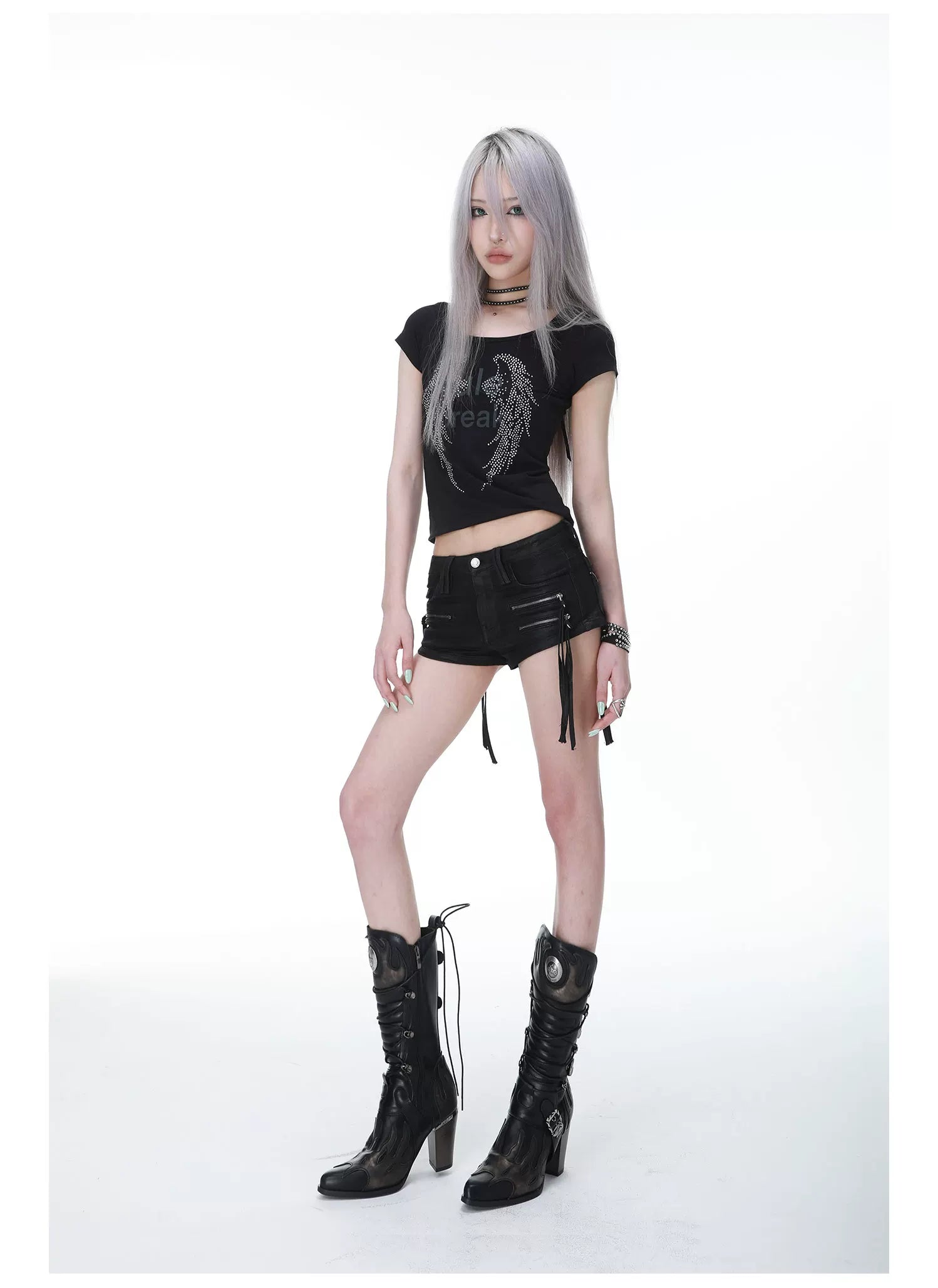 FRINGE WAXED DENIM HOT PANTS