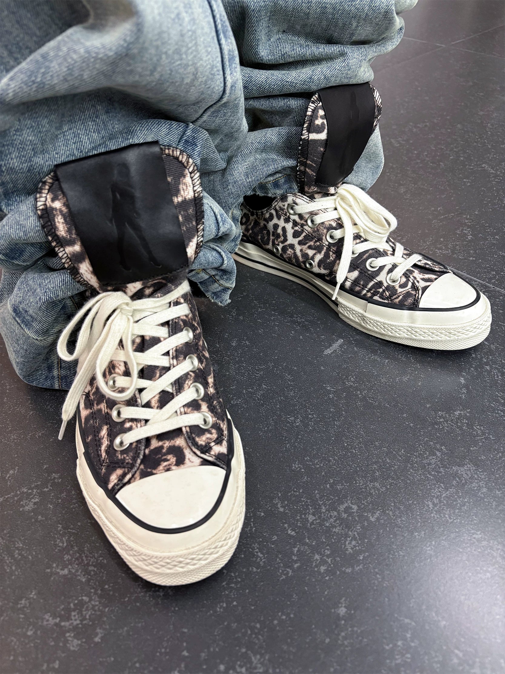 LEOPARD PRINT CANVAS SHOES