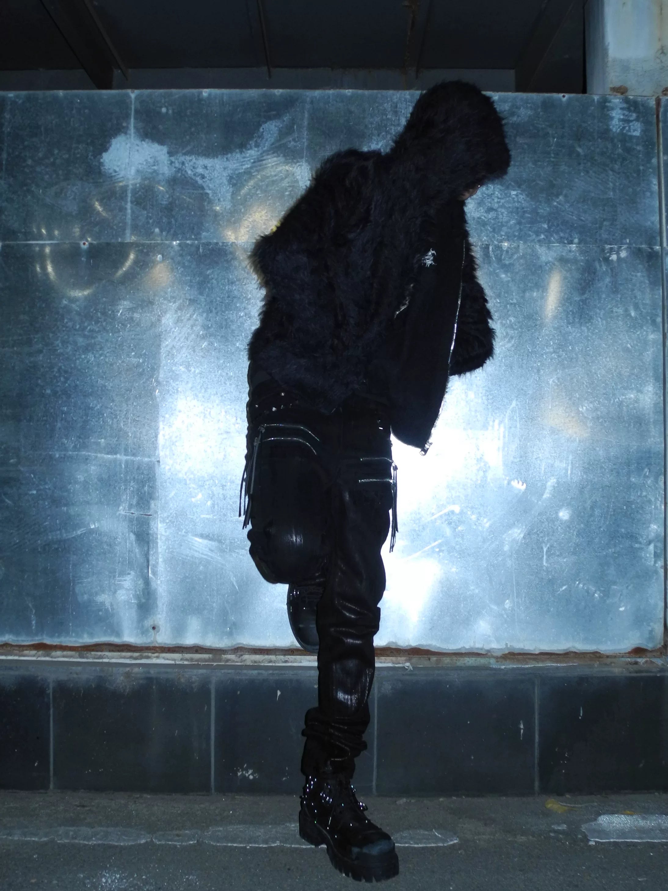 COATED SLIM FIT BLACK JEANS