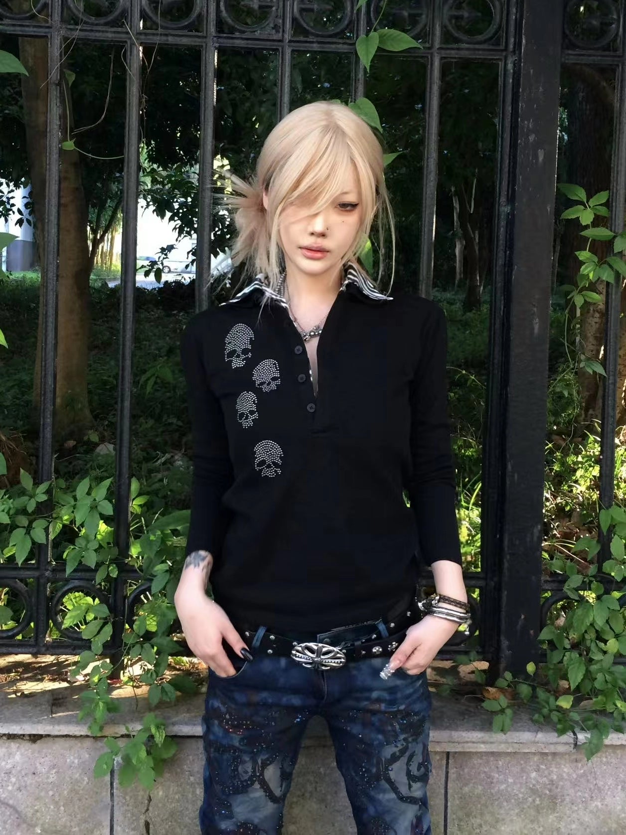 SKULL STRIPE SWEATER