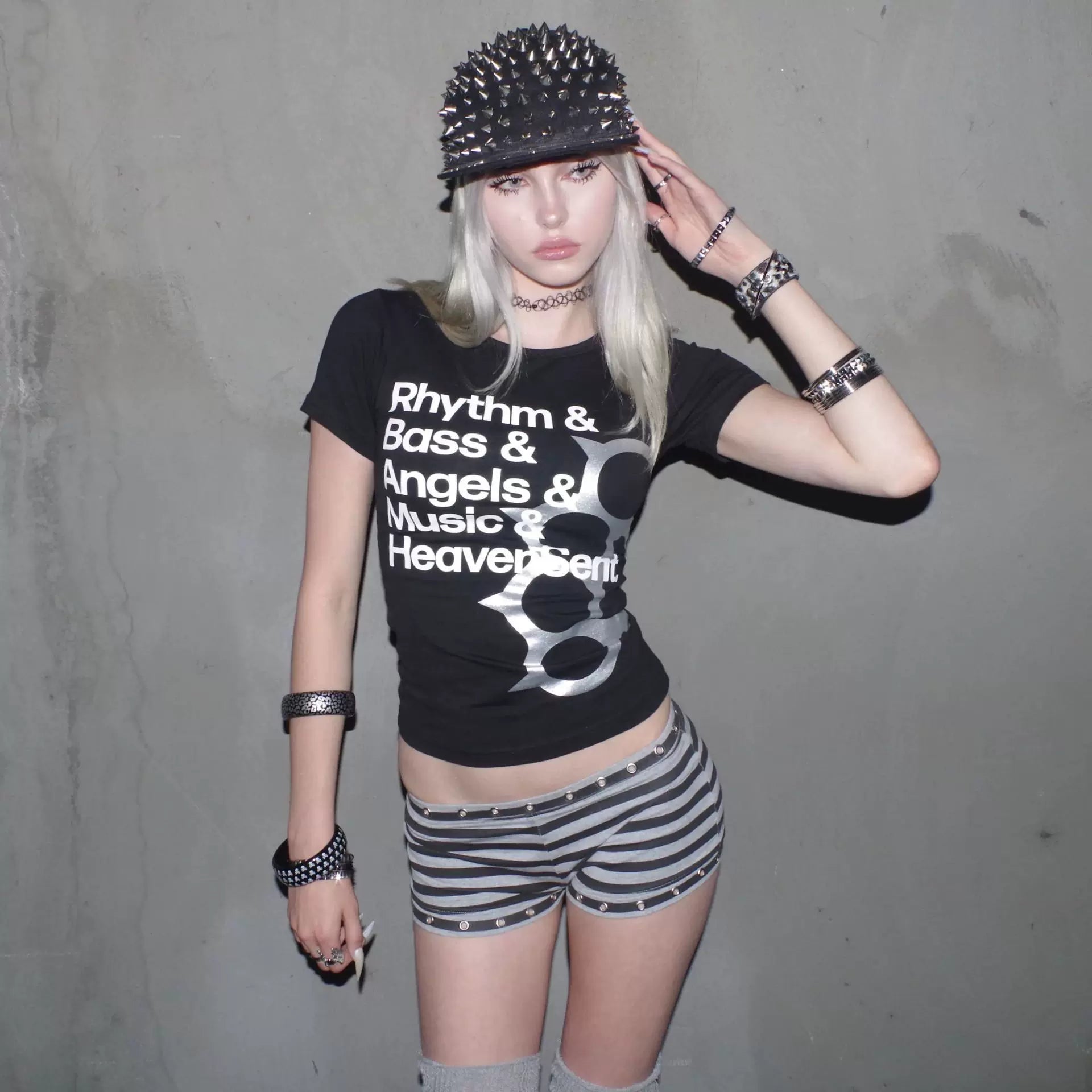 PUNK TIGER GRAPHIC T-SHIRT