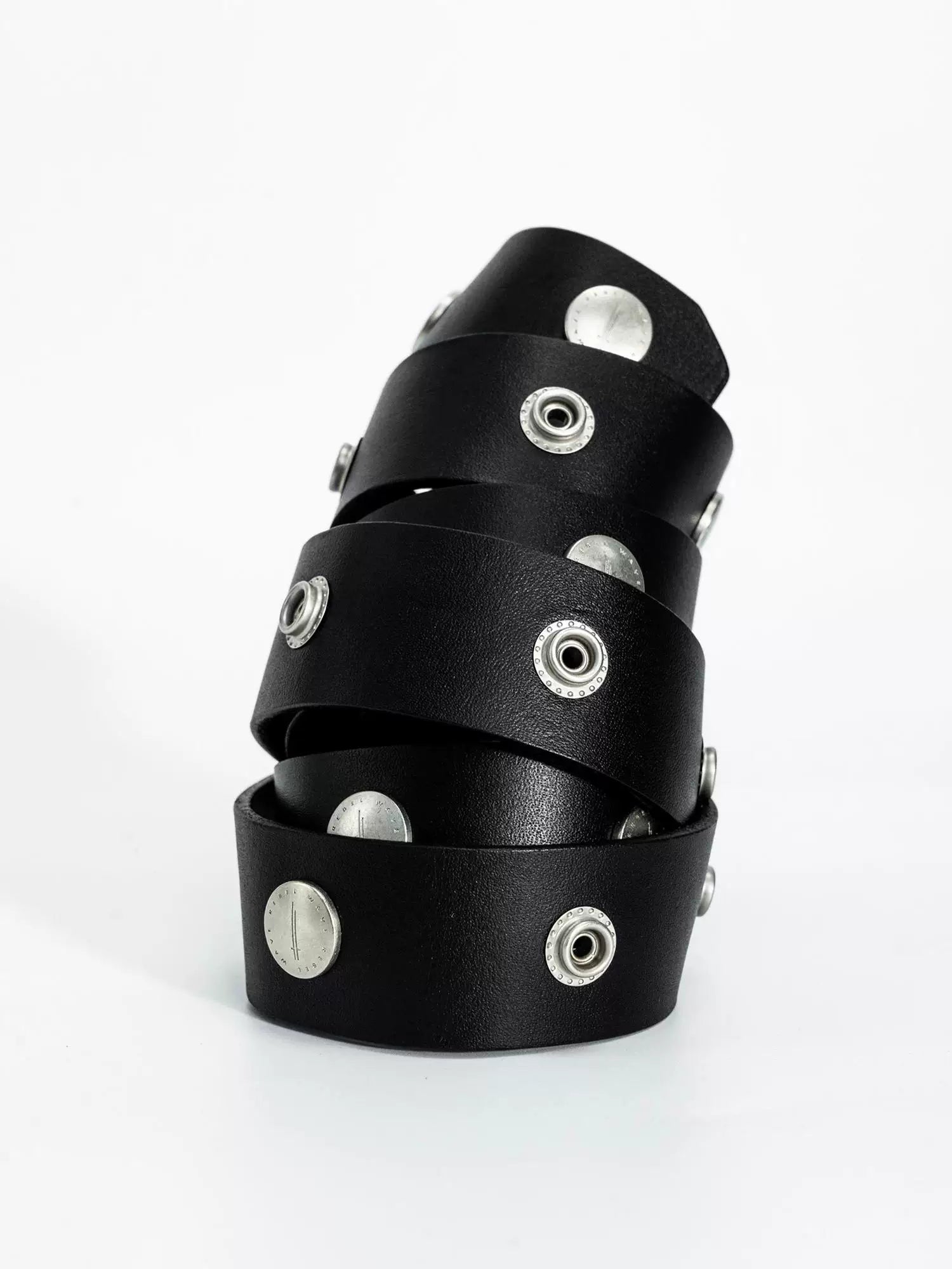 STUDDED BUCKLE LEATHER BELT