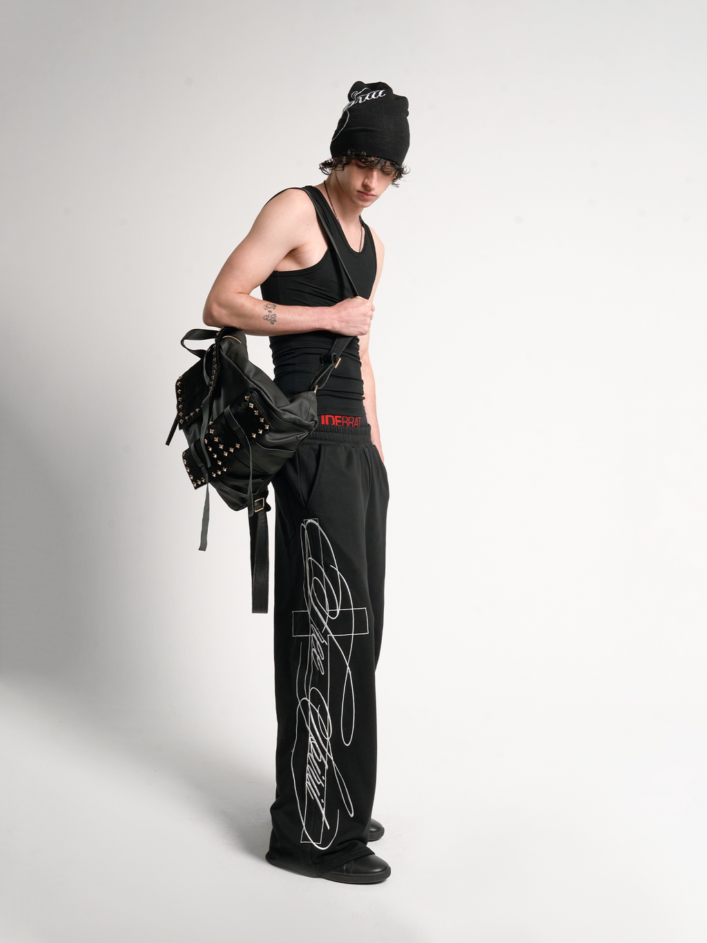 3D EMBROIDERY BAGGY SWEAT PANTS