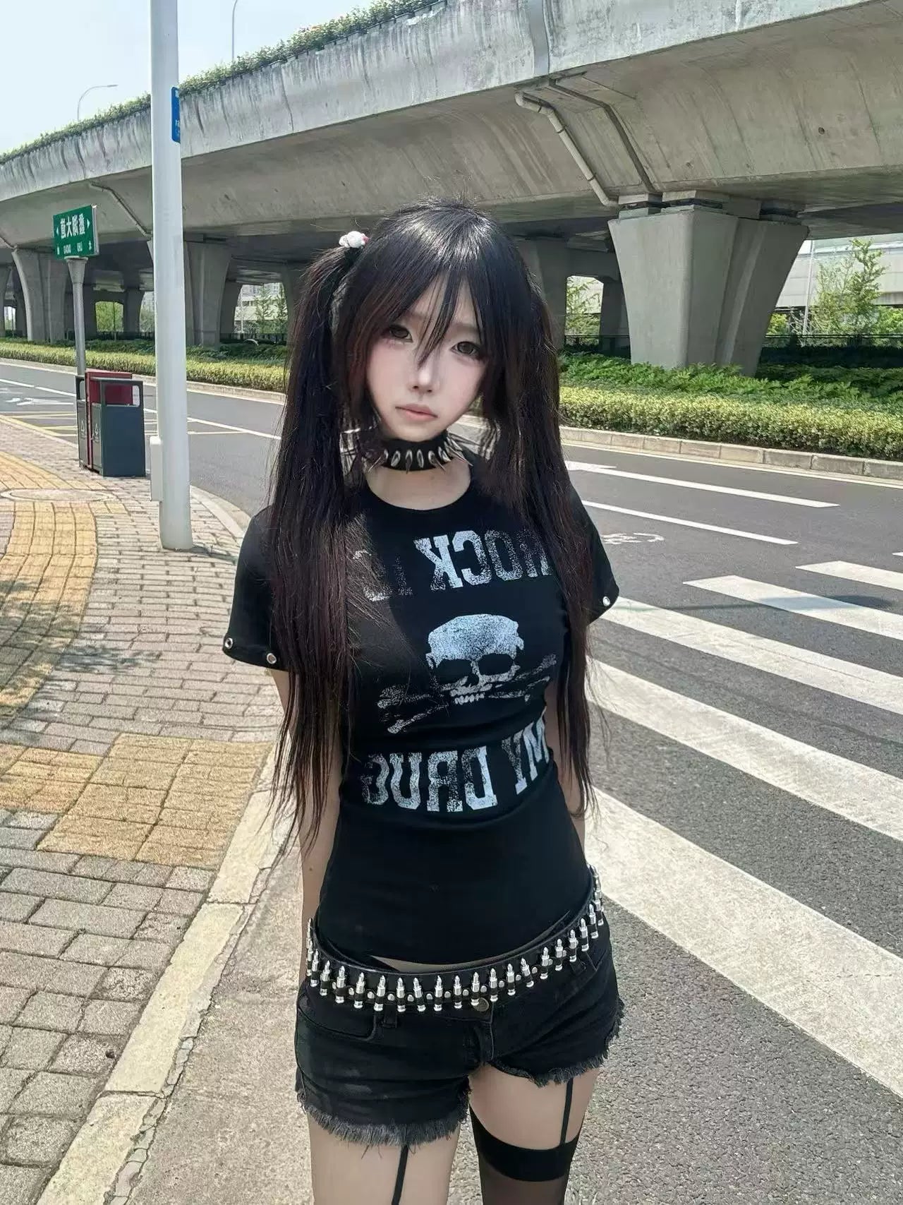 DARK SKULL GRAPHIC TEE