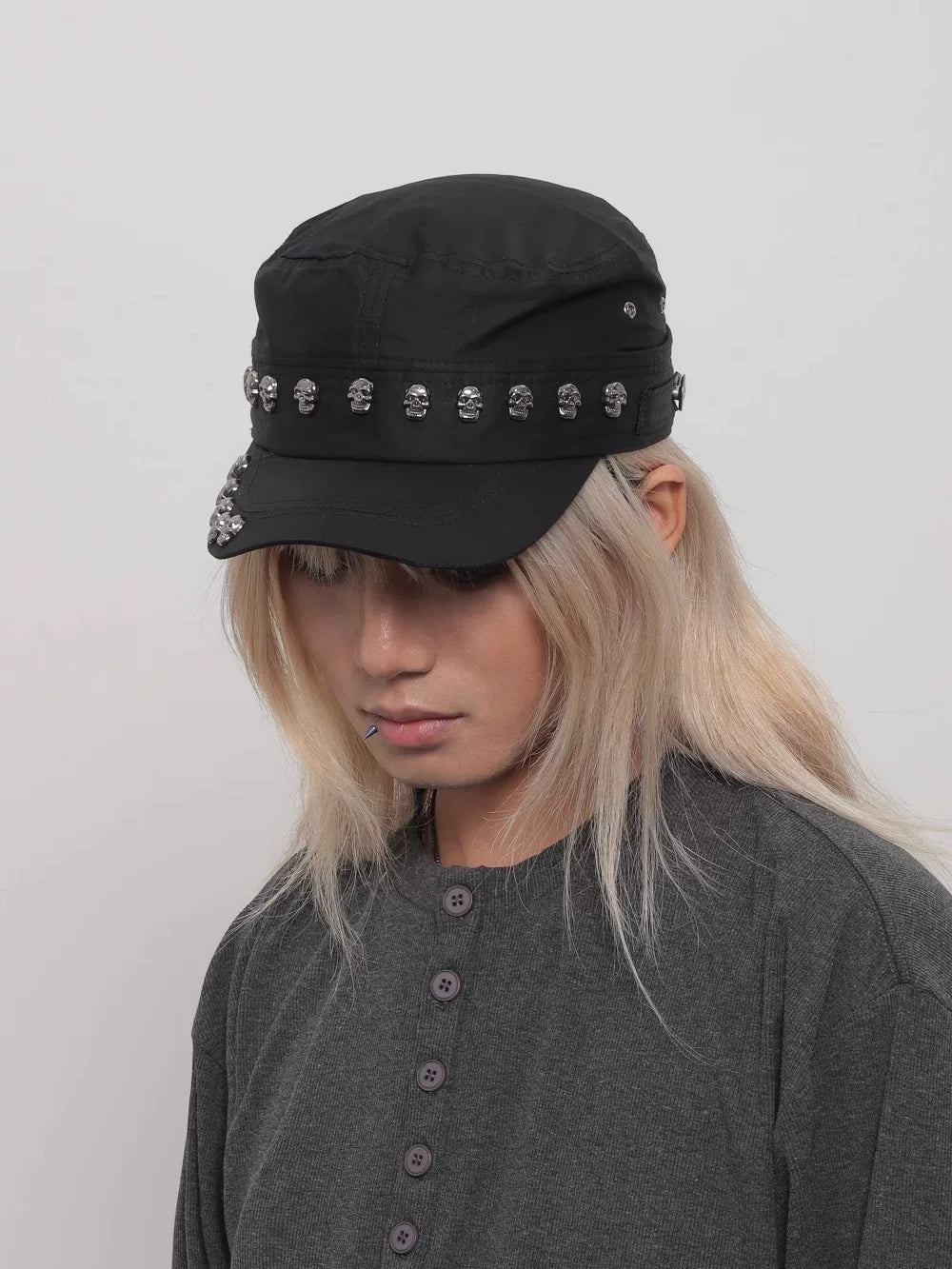 Y2K SKULL RIVET FLAT CAP