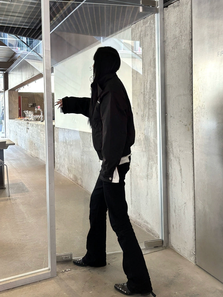 DISTRESSED SLIM STRAIGHT JEANS