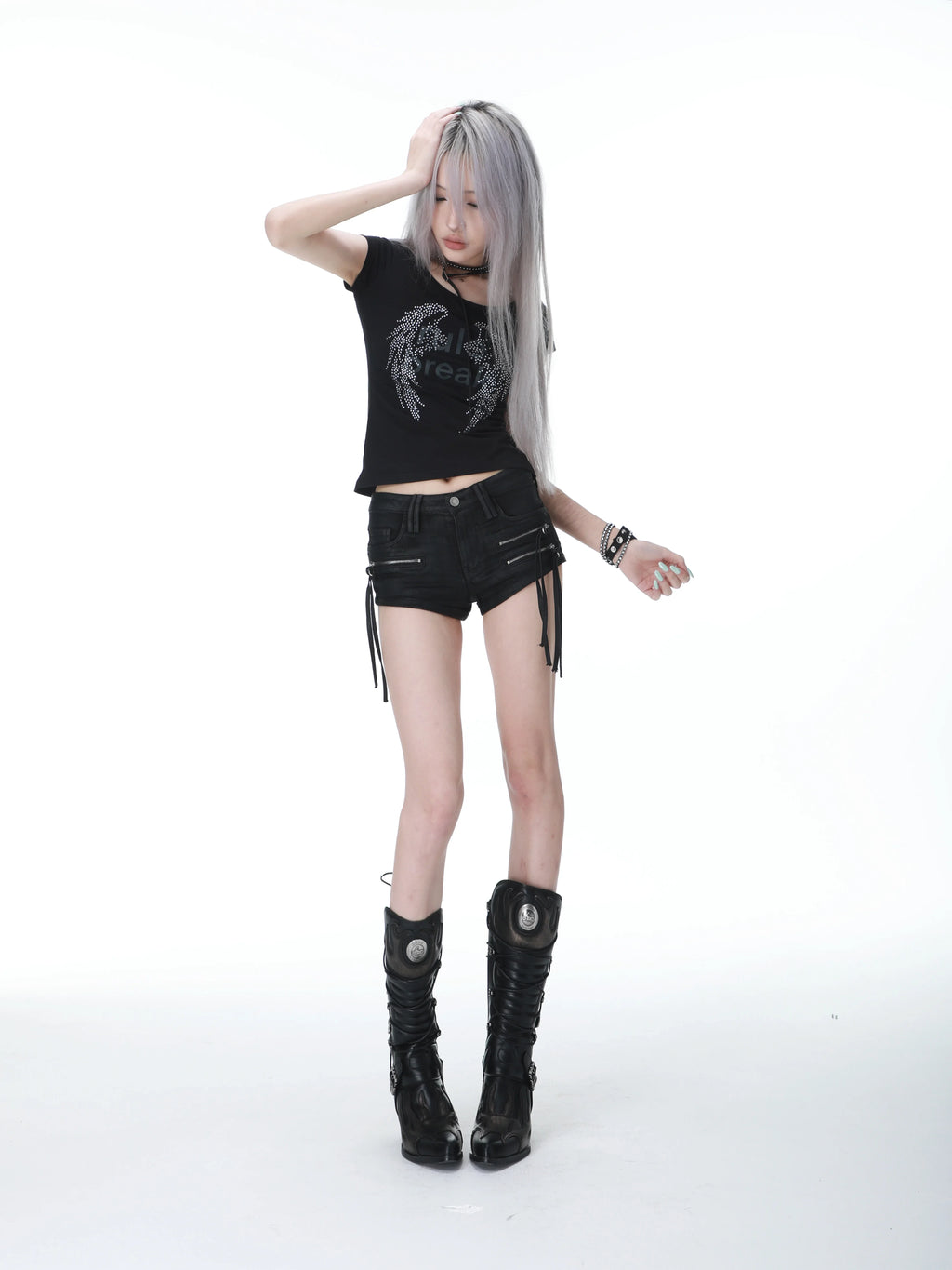 FRINGE WAXED DENIM HOT PANTS
