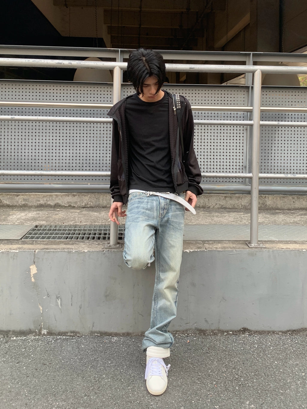 ICE BLUE CRACKED GEL JEANS